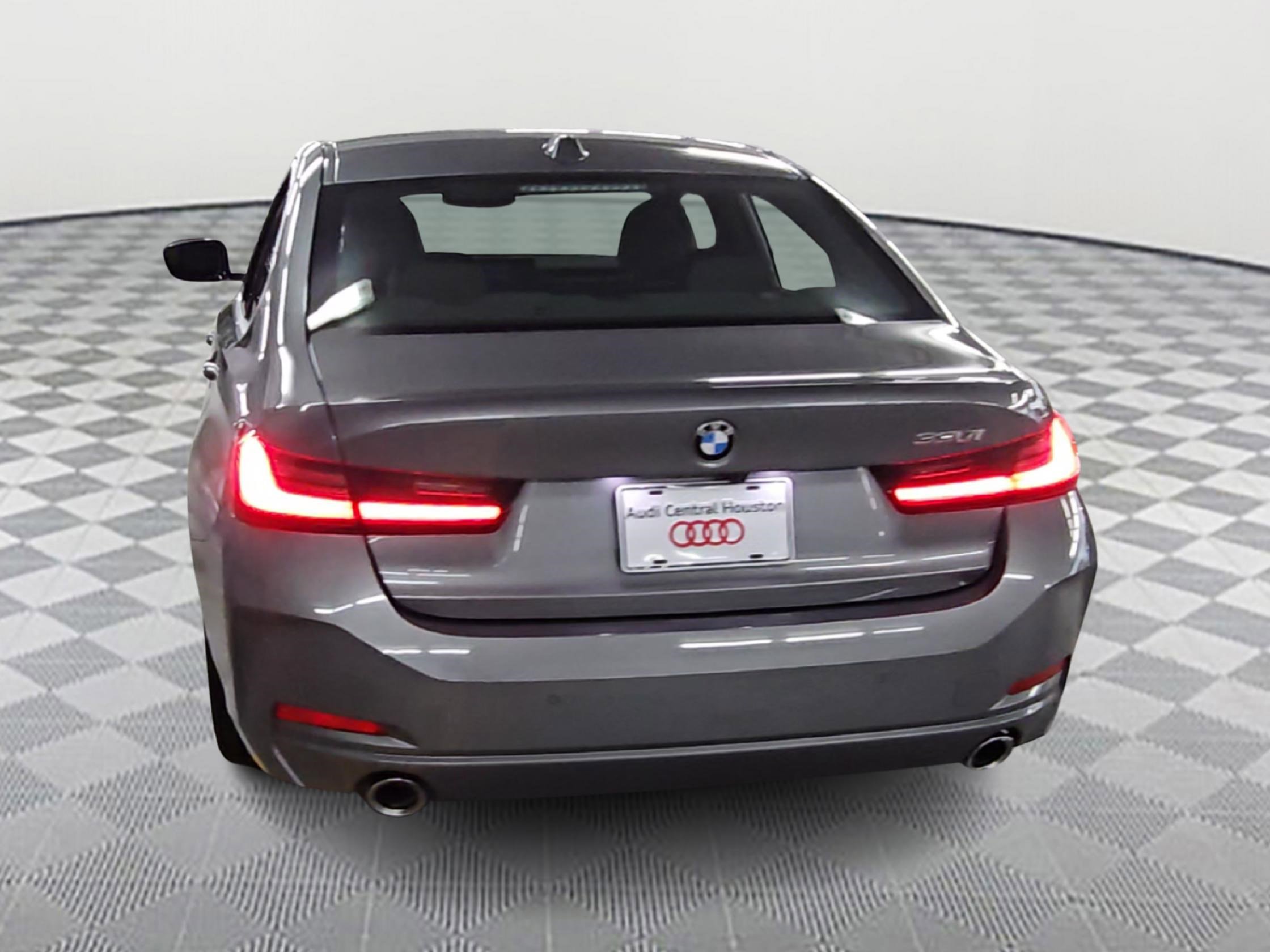 2024 Bmw 330i photo 3