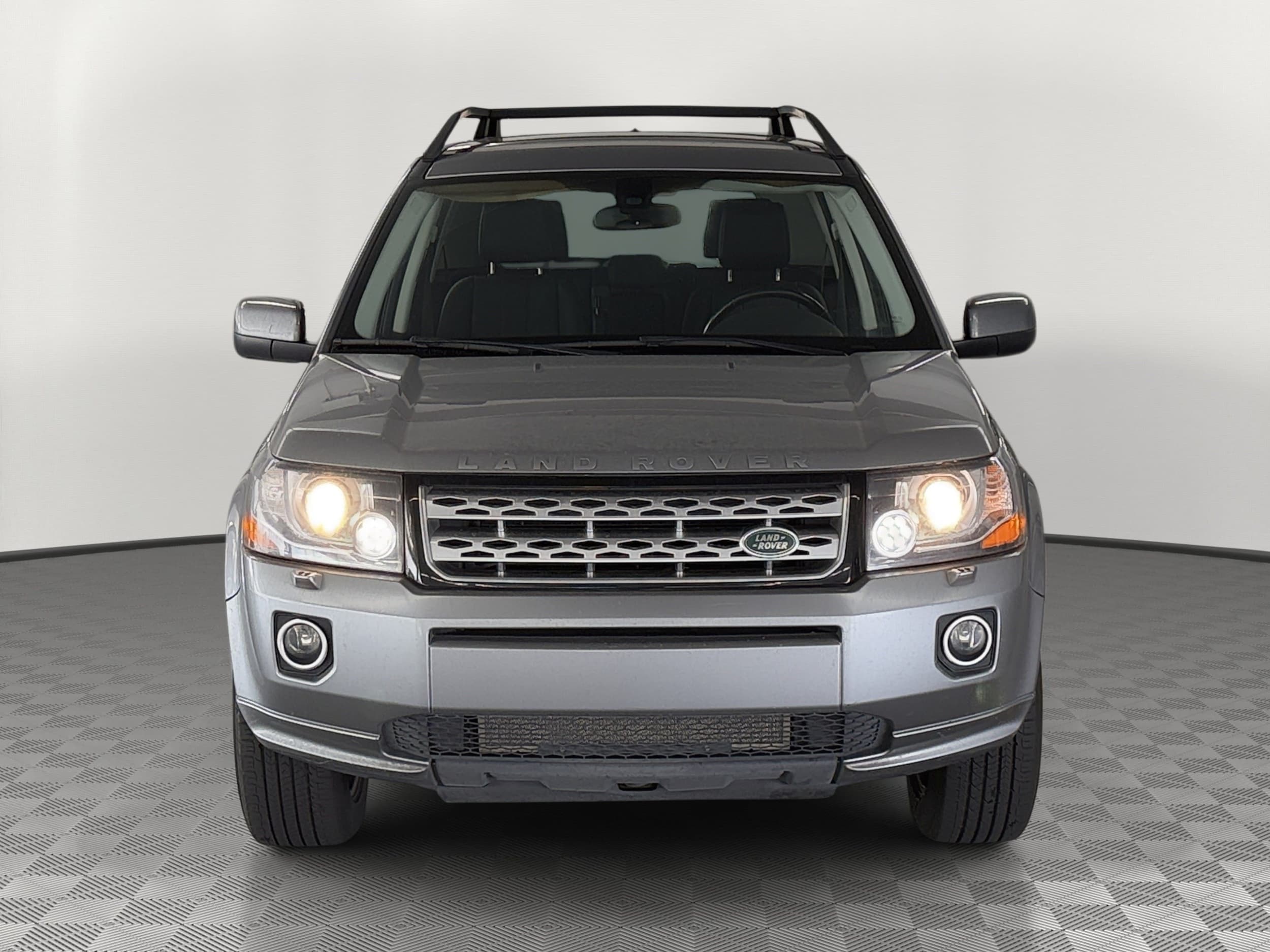 LR2 LR2 (AWD 4dr) SUV