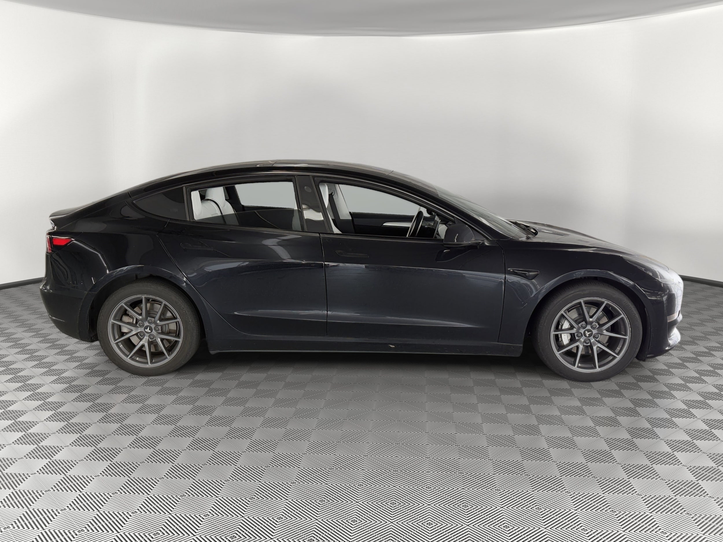 Model 3 Model 3 Rear-Wheel Drive (RWD) Sedan