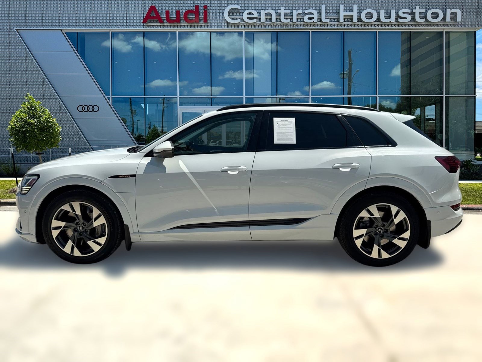 Used 2022 Audi e-tron Premium with VIN WA1AAAGE3NB024839 for sale in Houston, TX