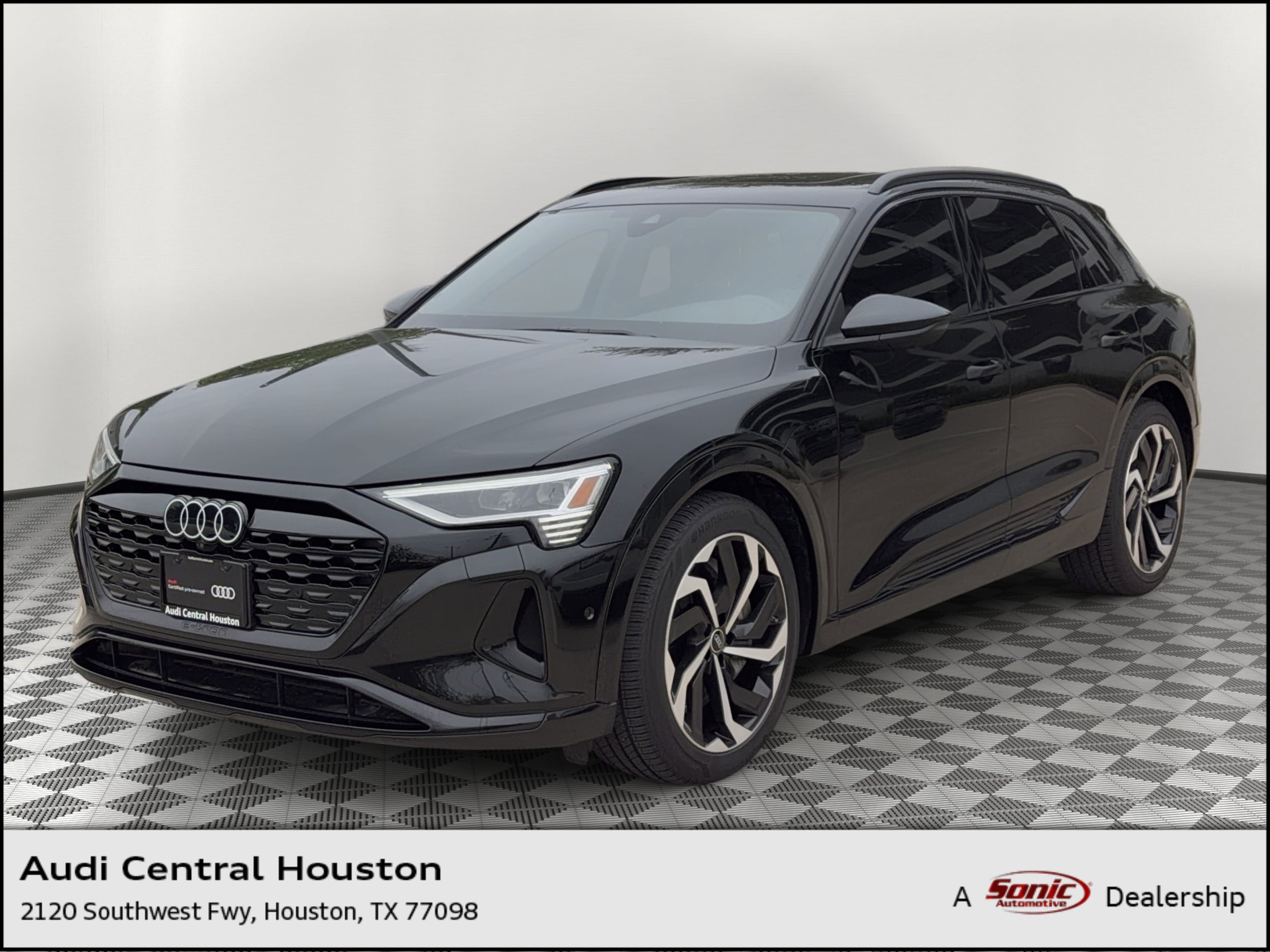 2024 Audi Q8 e-tron 55 114 kWh Premium Plus quattro's photo