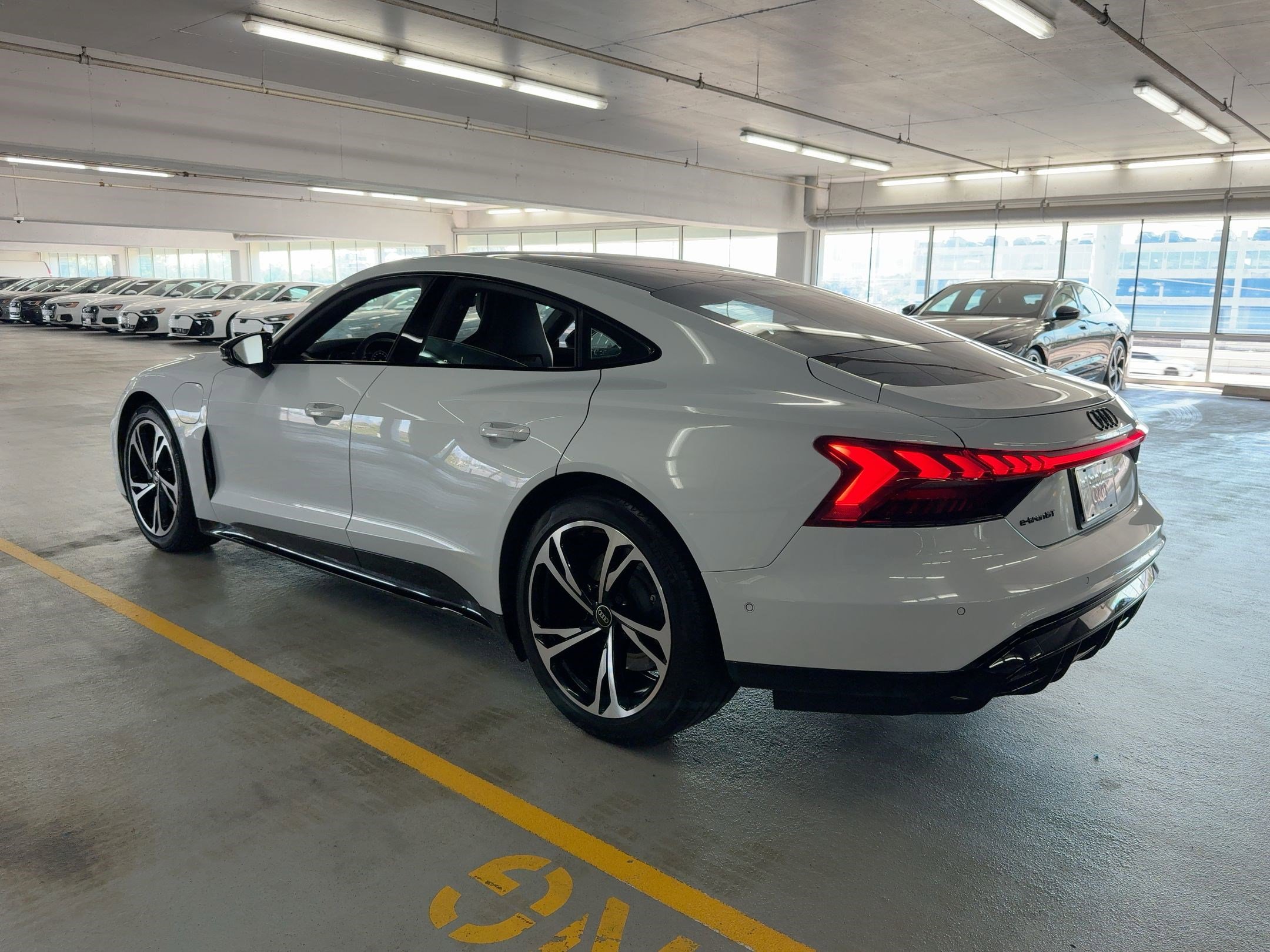 2023 Audi e-tron GT Prestige photo 3