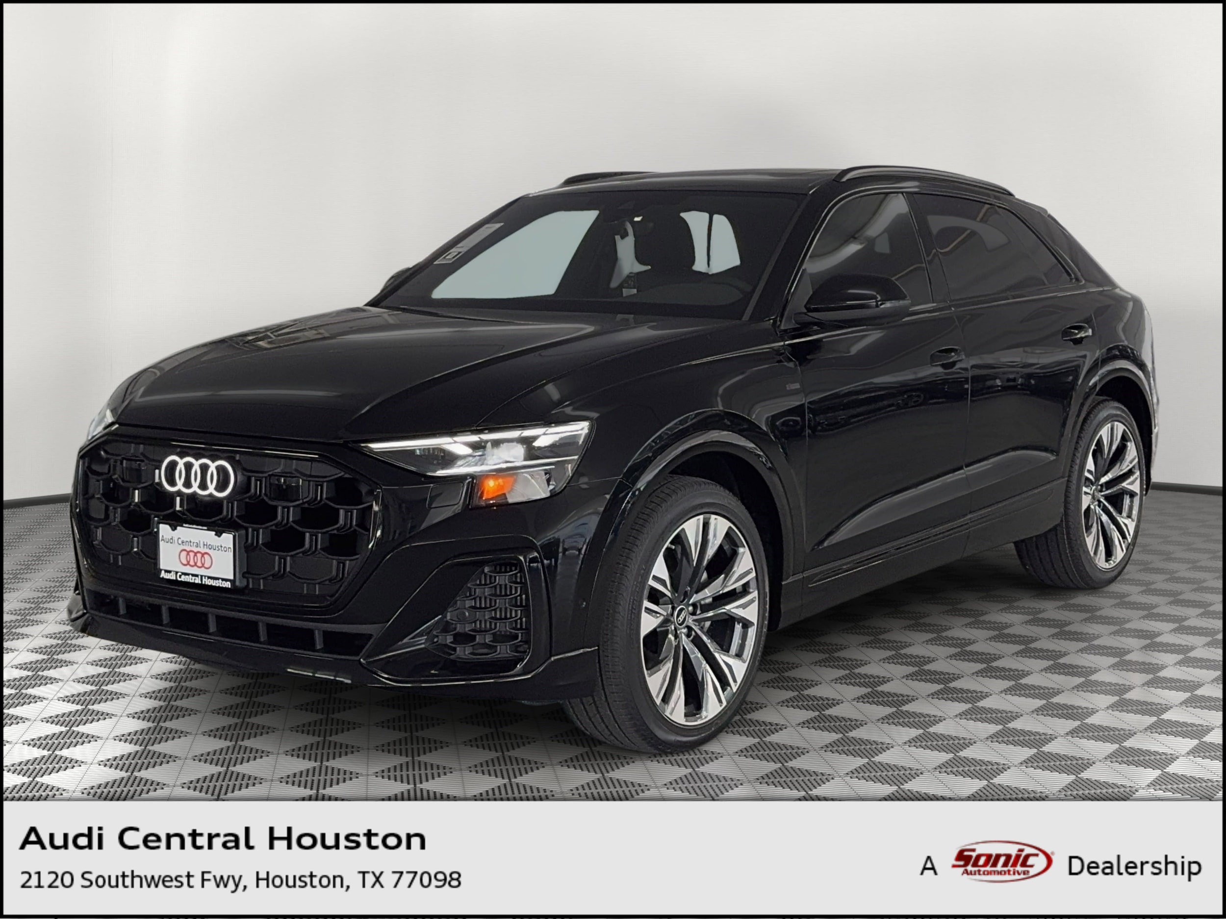 2026 Audi Q8 55 Premium Plus quattro Tiptonic's photo