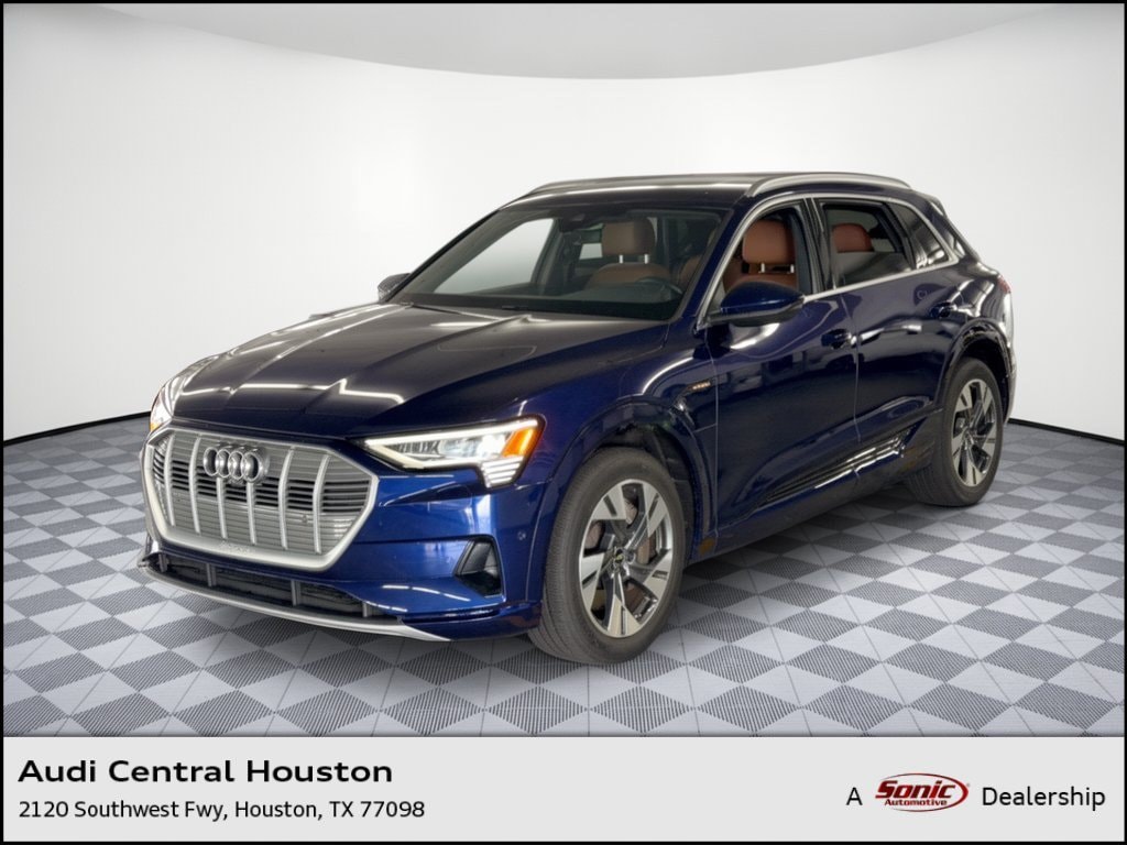 E-tron Premium Plus SUV