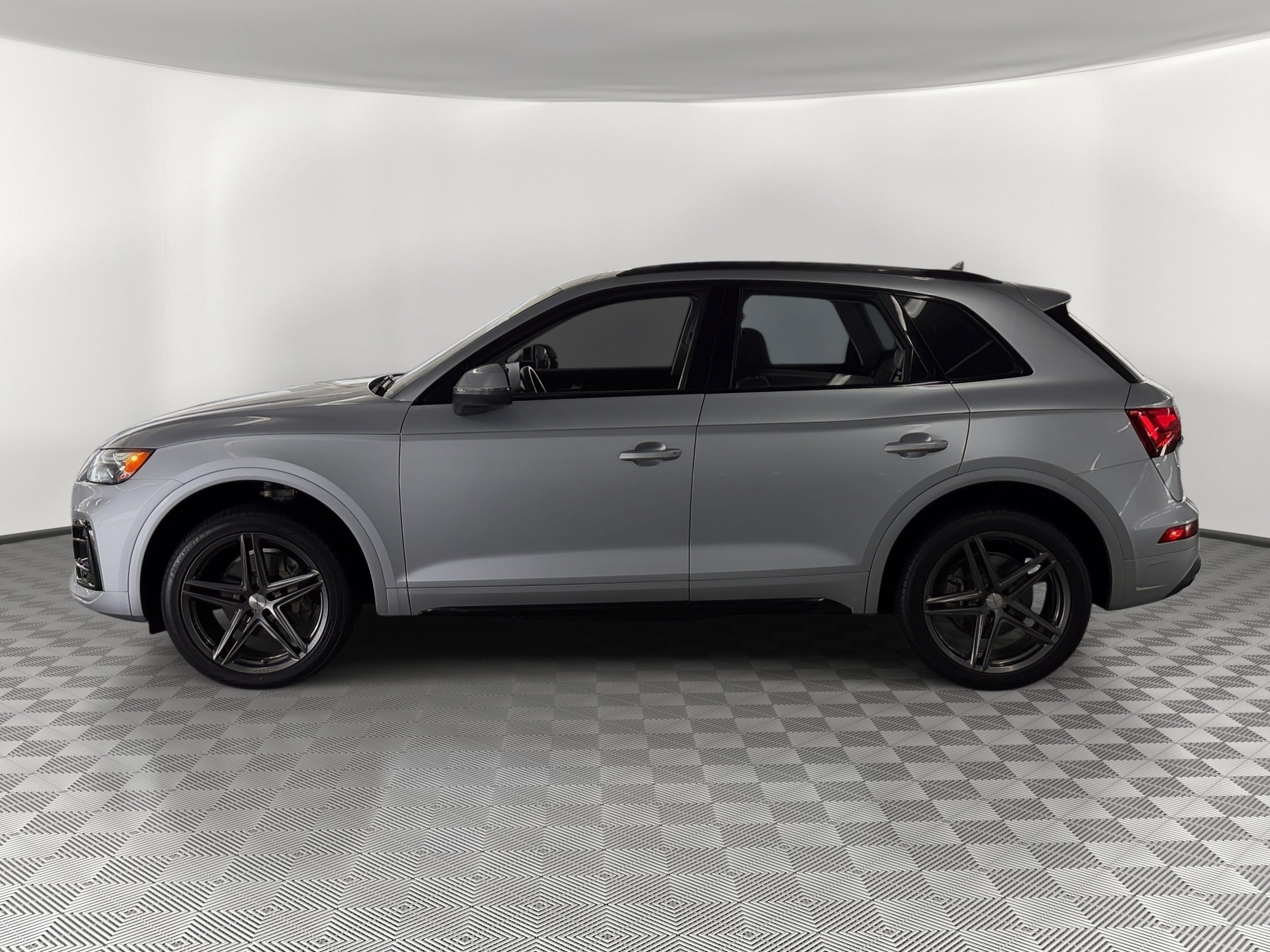 Q5 Premium SUV