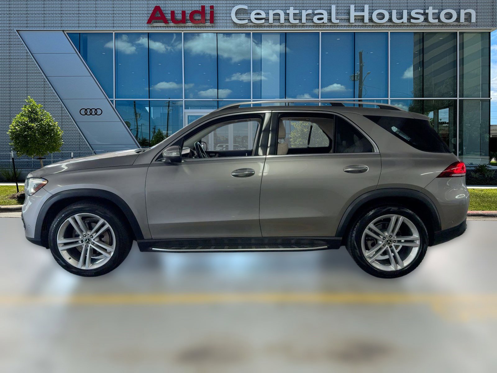 2021 Mercedes Benz GLE 350 photo 2