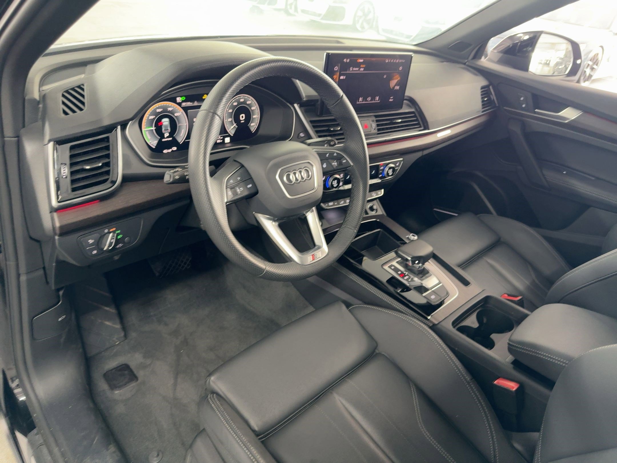 2025 Audi Q5 S line Premium Plus photo 4