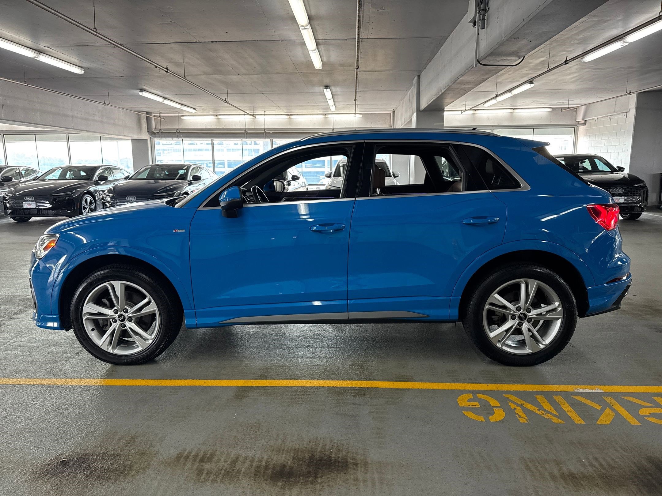 2022 Audi Q3 S line Premium Plus photo 2