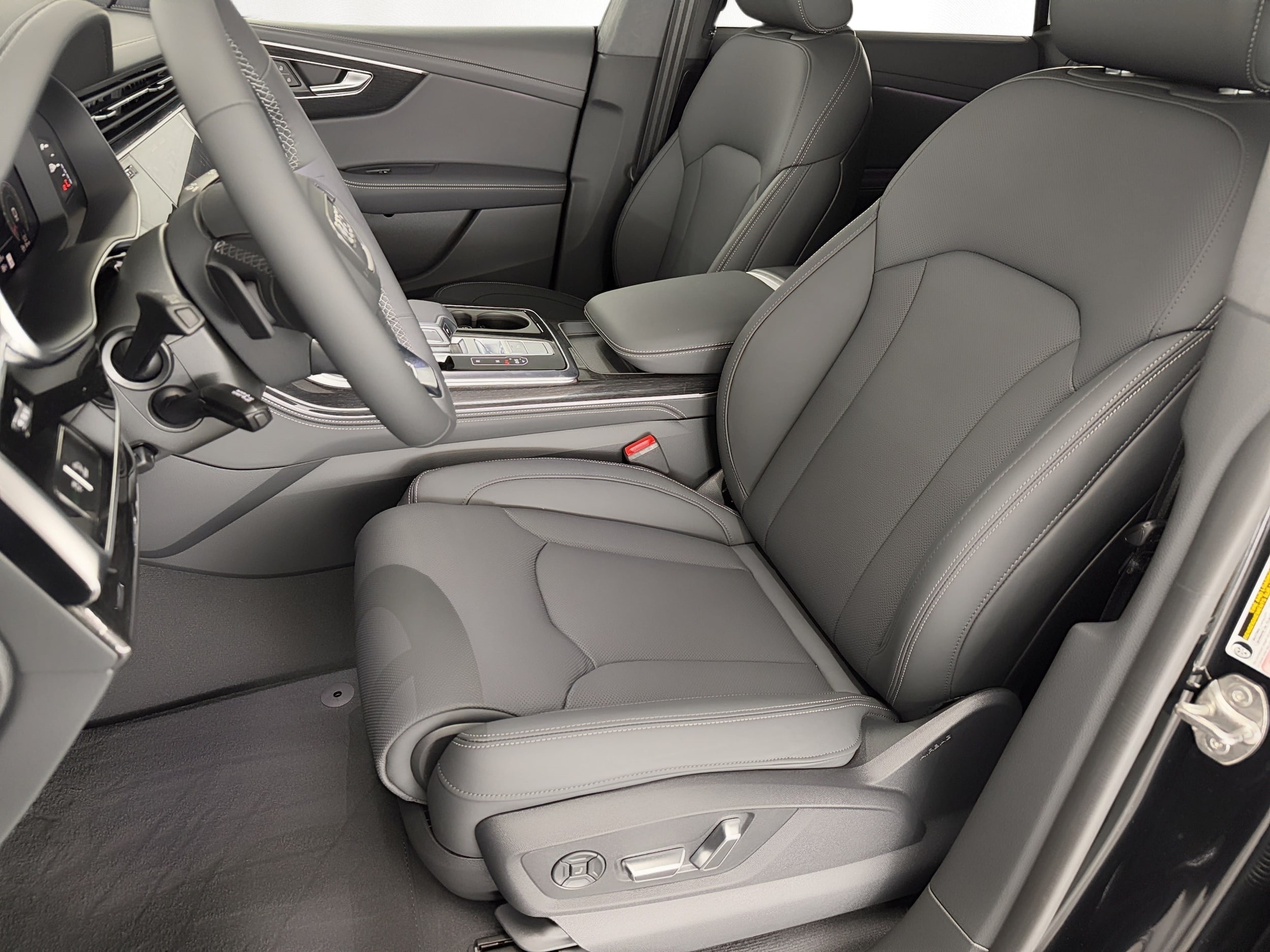 Q8 Prestige SUV