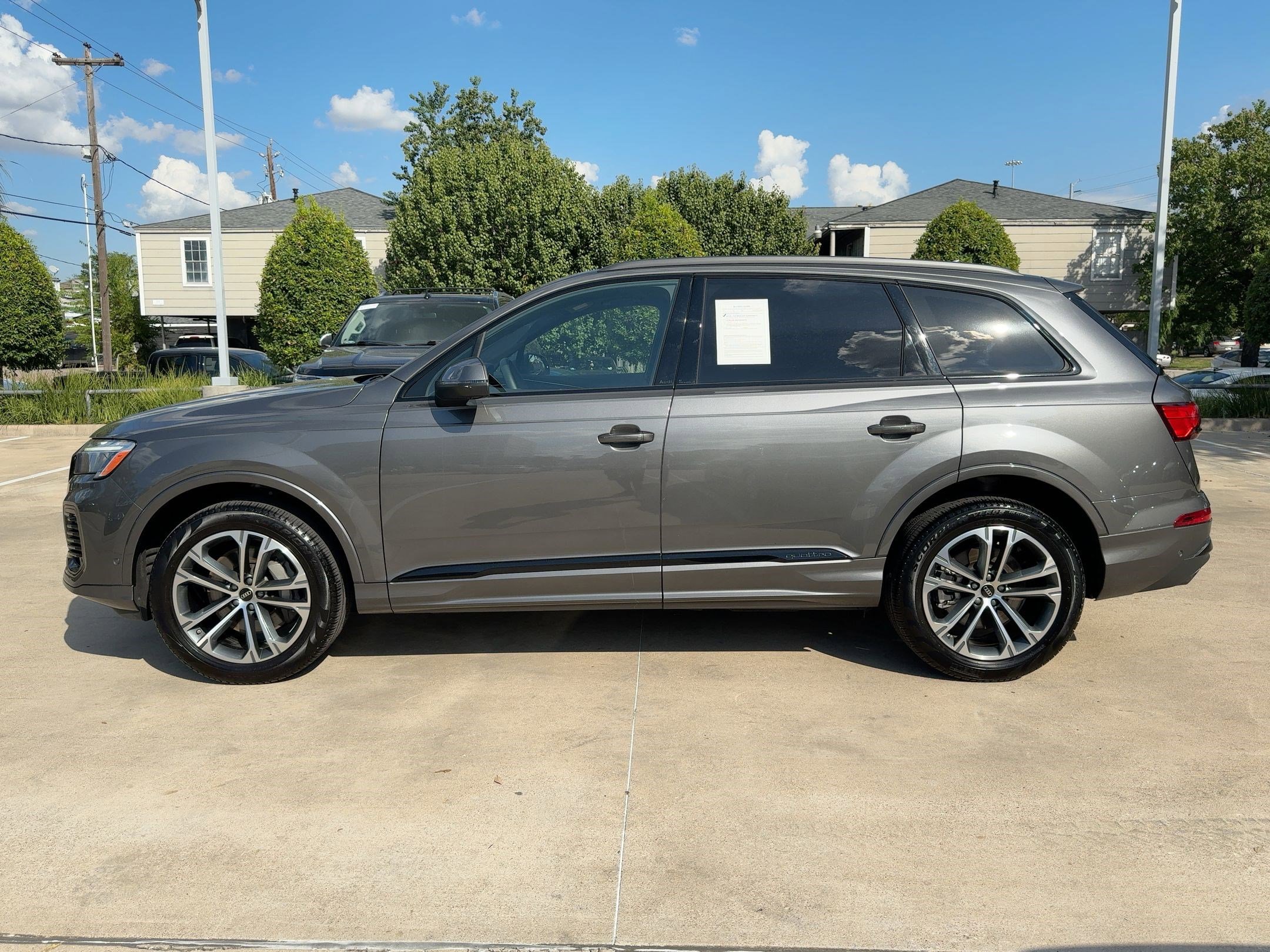 2025 Audi Q7 Premium Plus photo 2