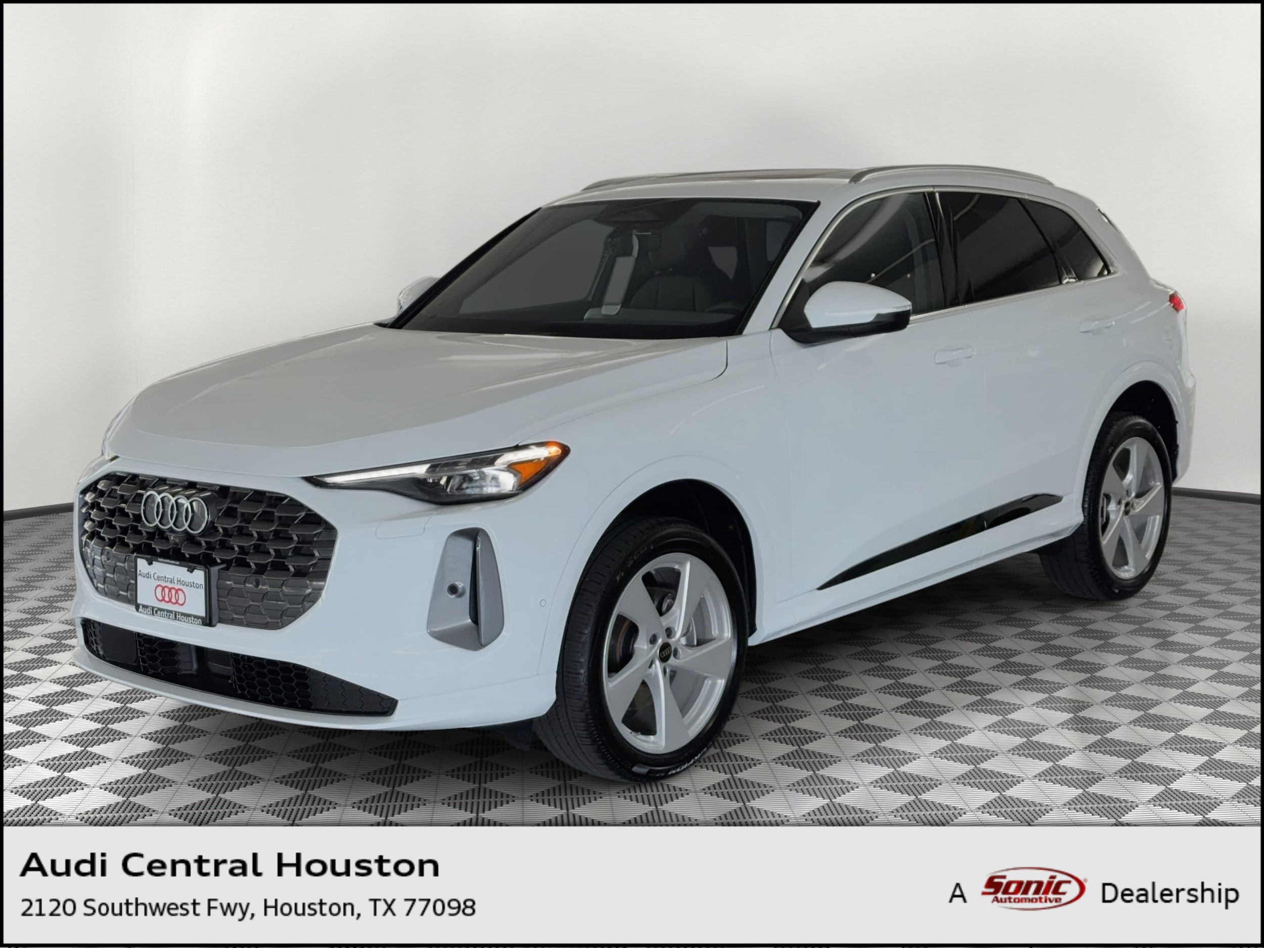 2026 Audi Q5 Premium Plus quattro's photo