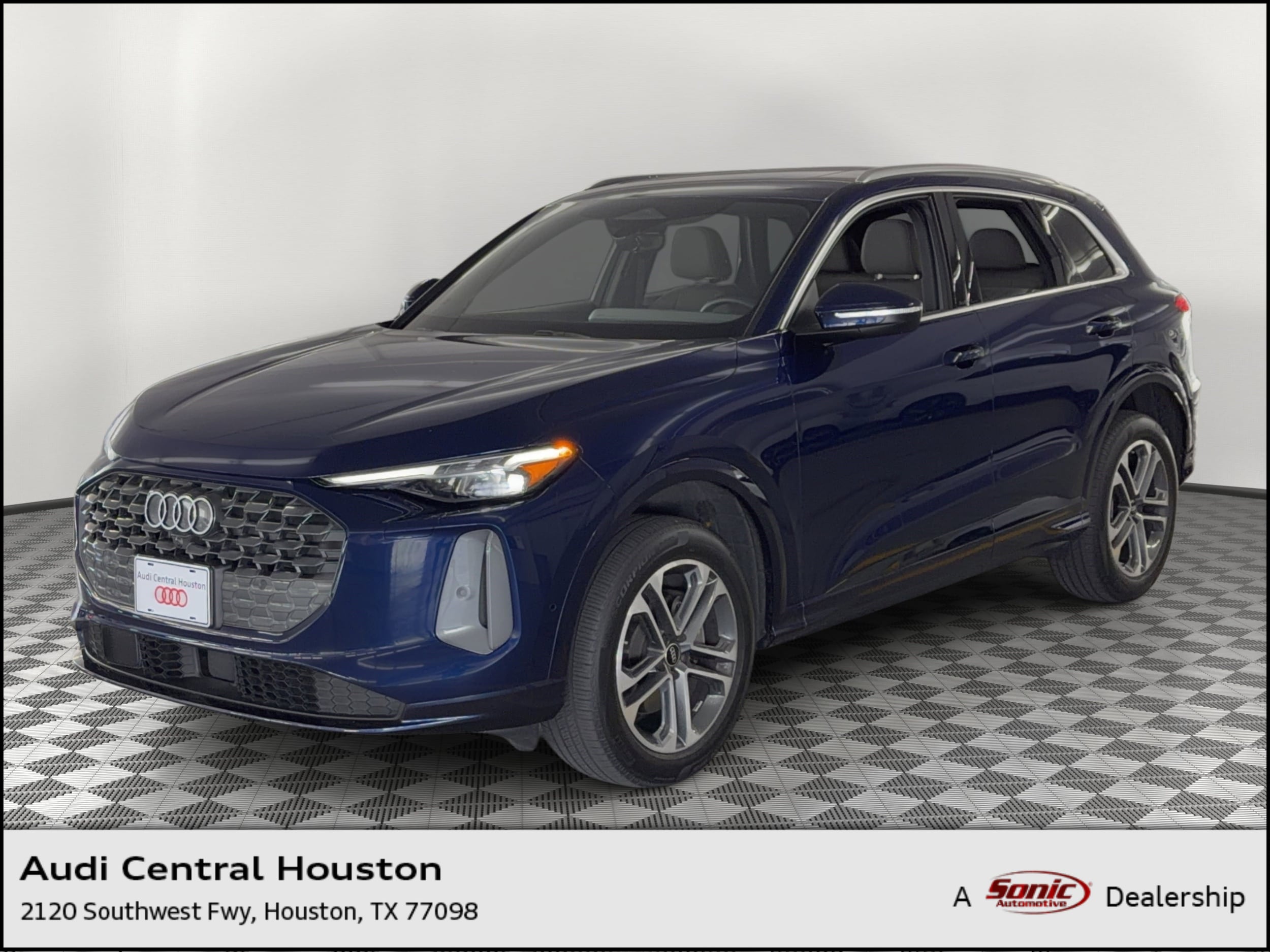2025 Audi Q5 Premium Plus quattro's photo