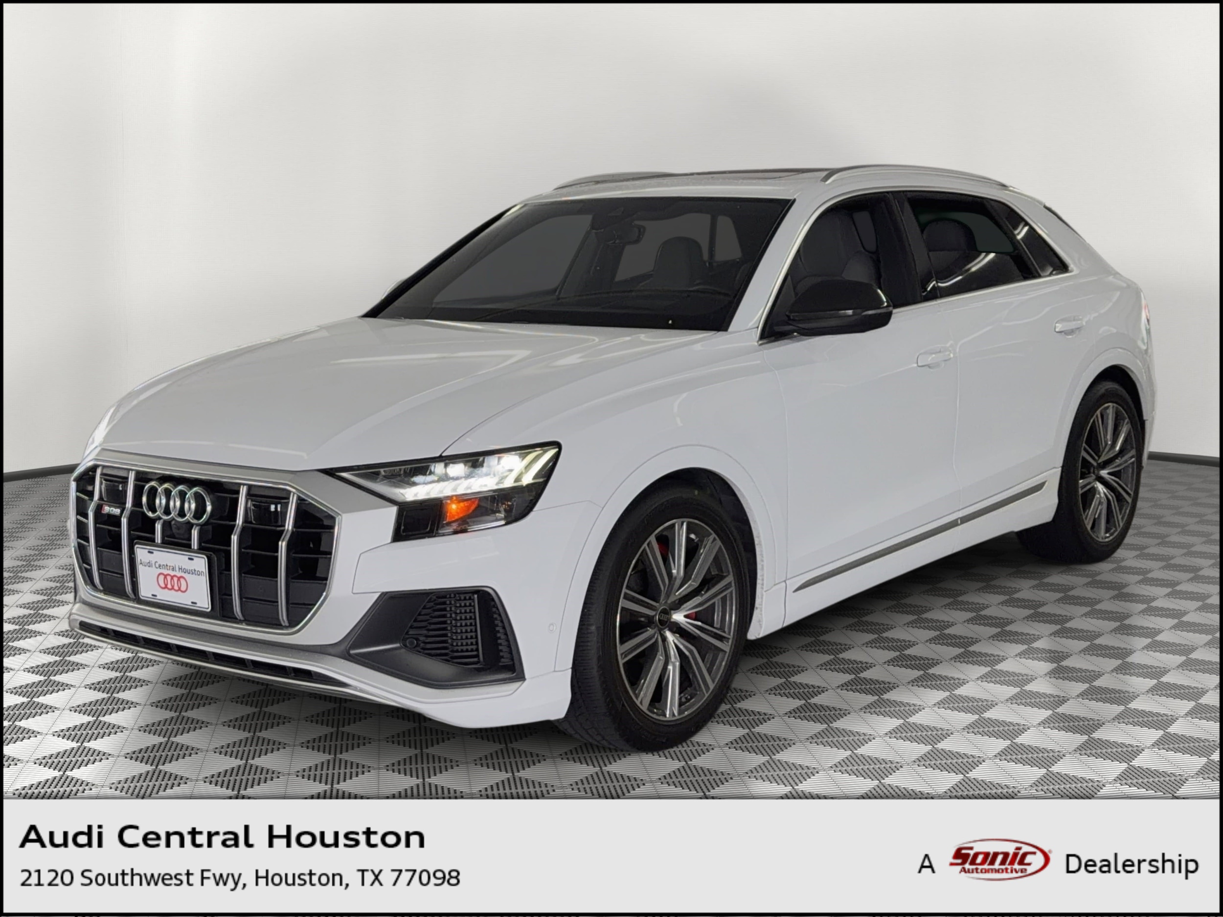 SQ8 Prestige SUV