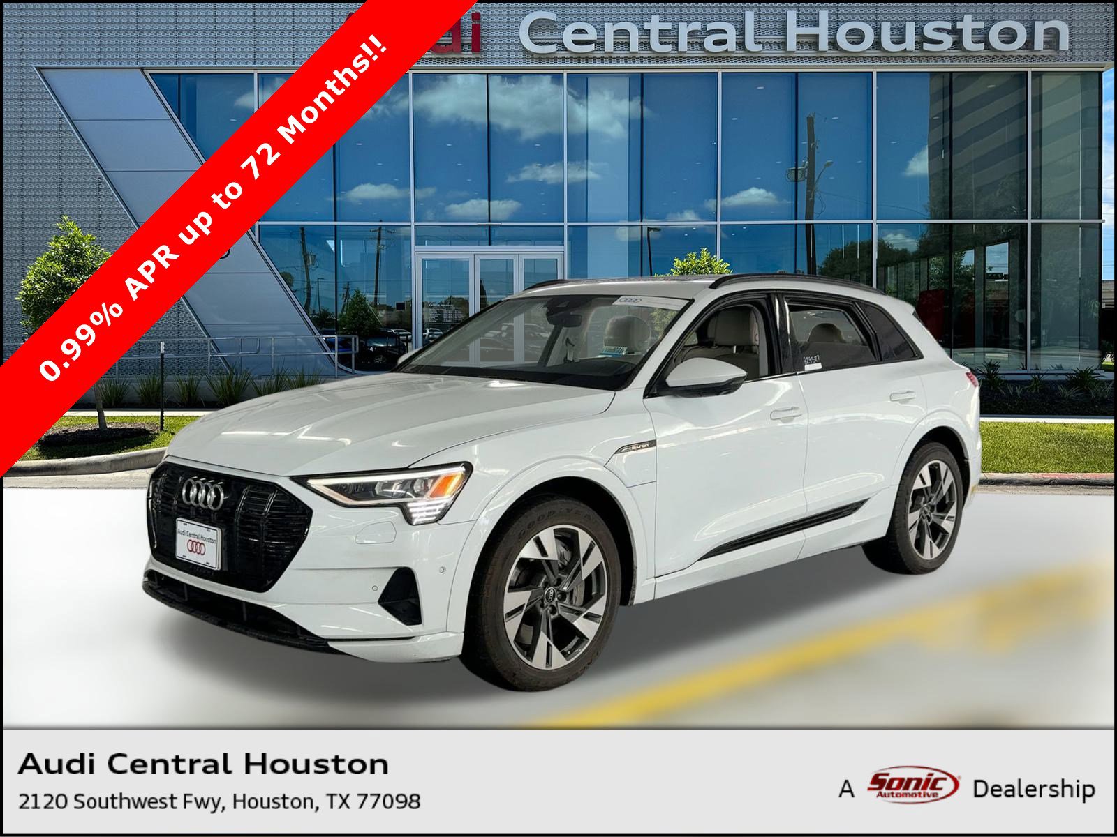 2022 Audi e-tron Premium's photo