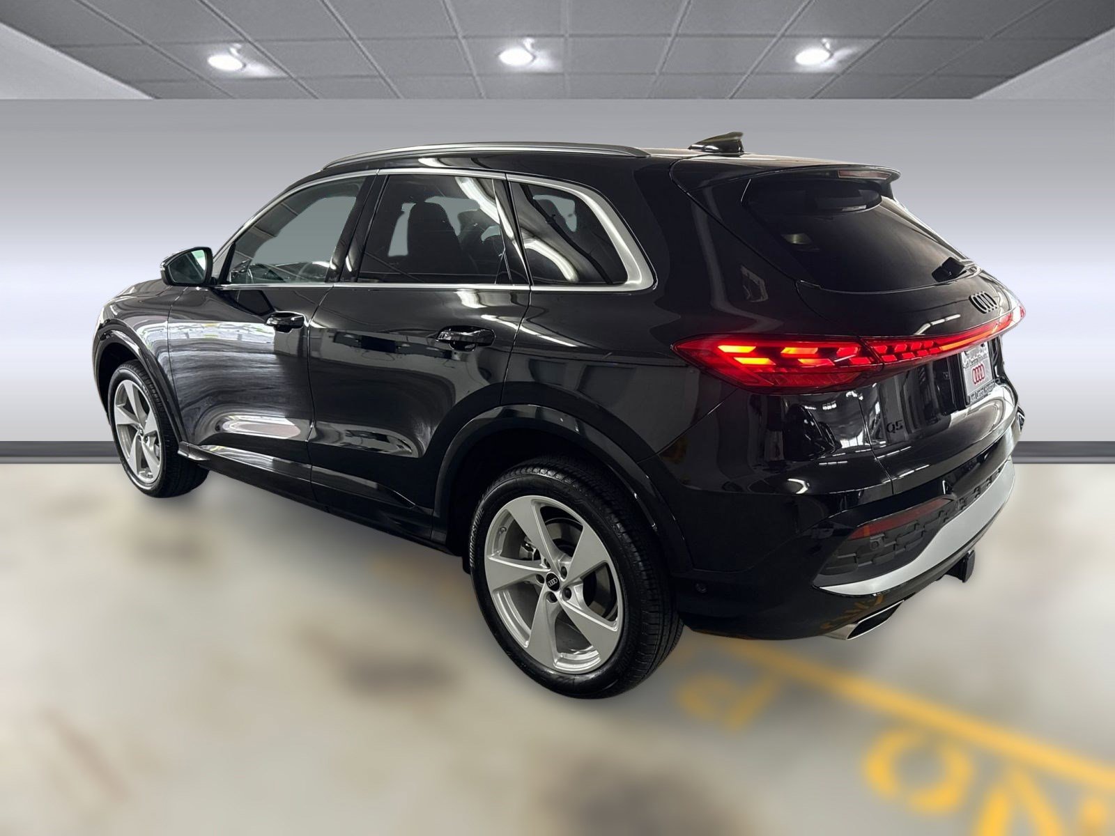 2025 Audi Q5 2.0T Premium Plus photo 4