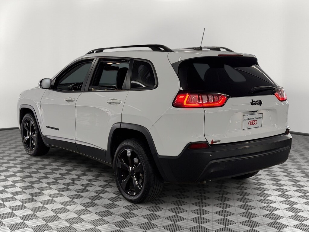 Used 2021 Jeep Cherokee Altitude SUV
