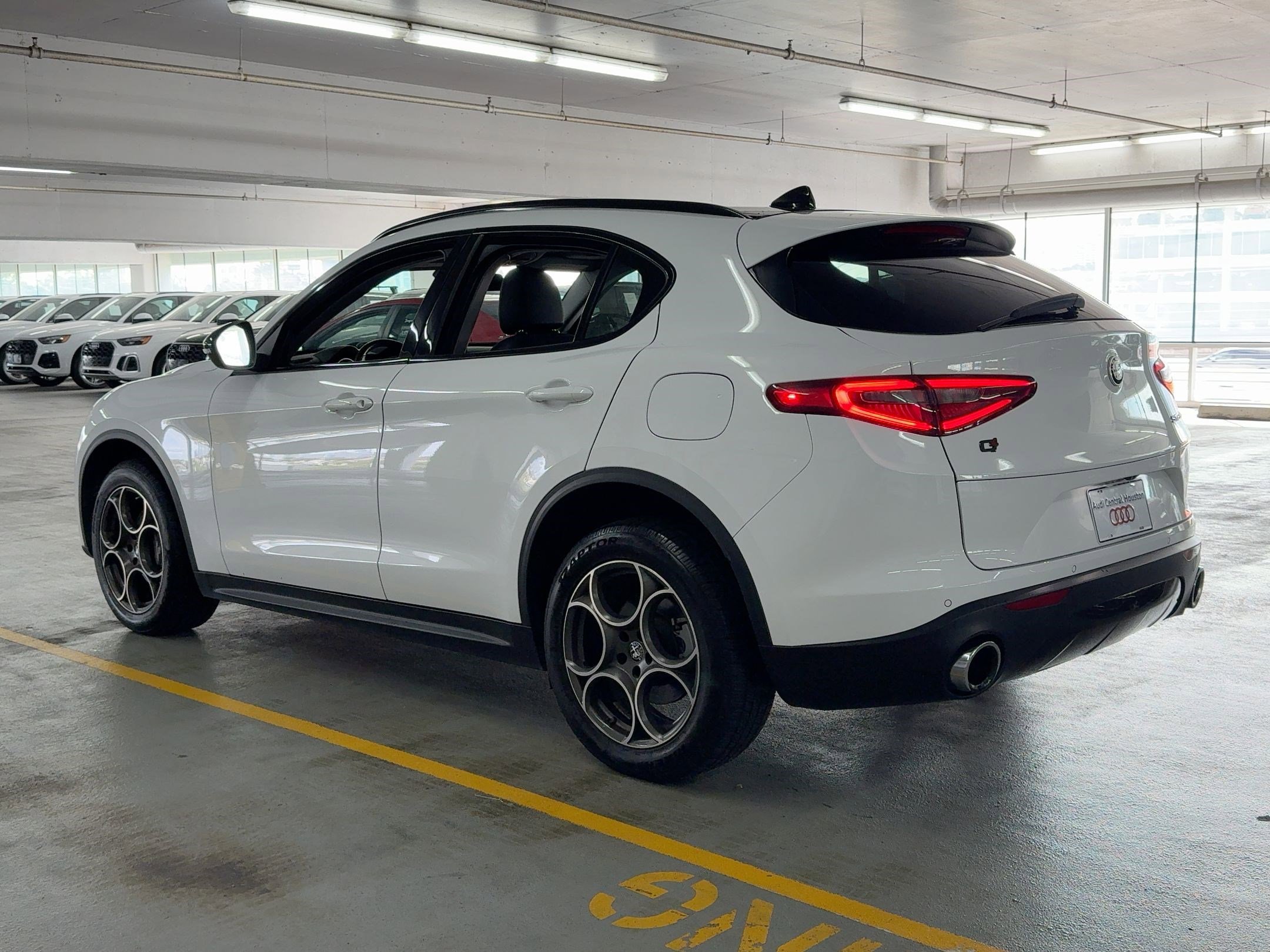 2021 Alfa Romeo Stelvio Sport Base photo 3
