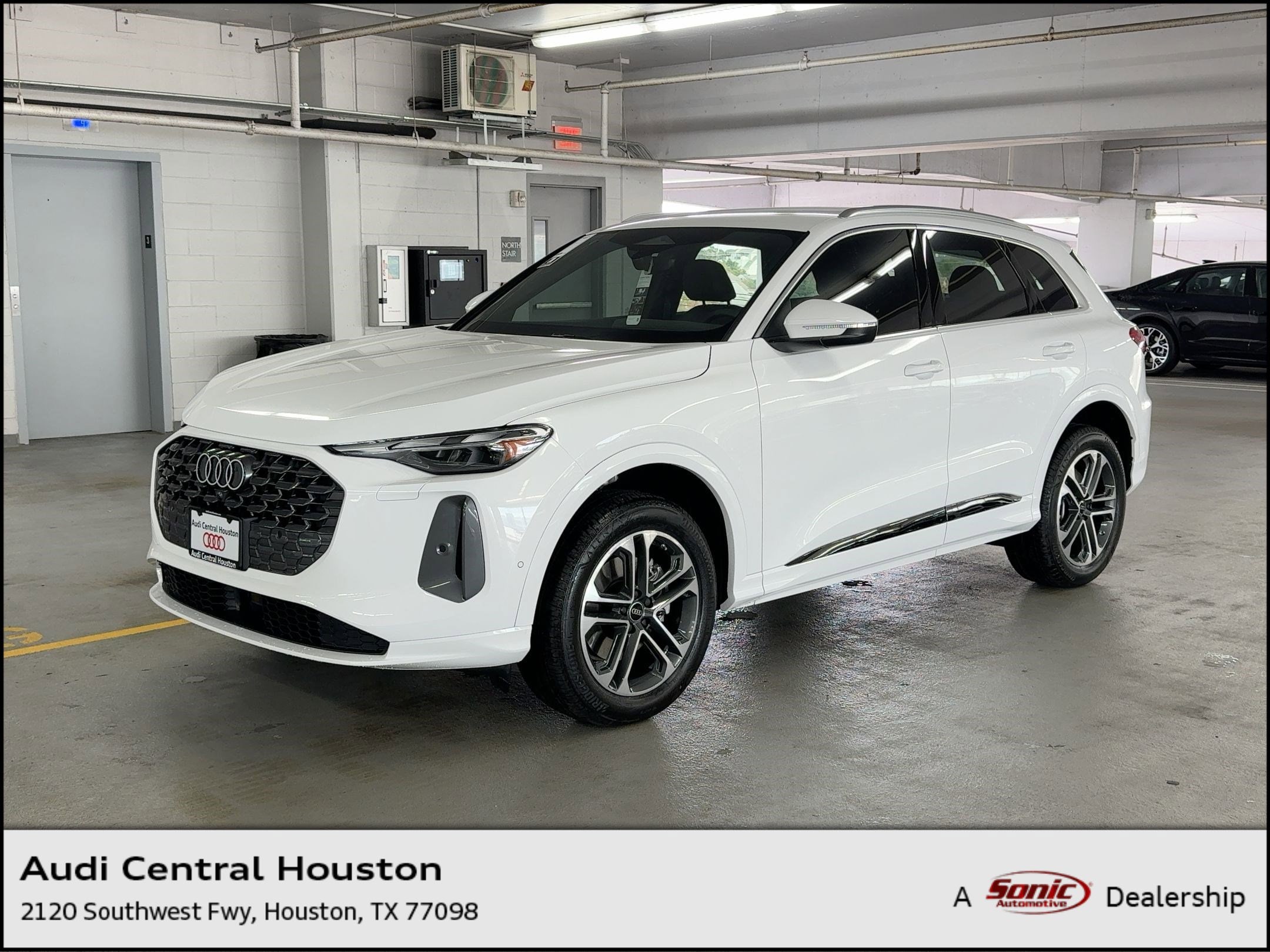 2025 Audi New Q5 Premium's photo