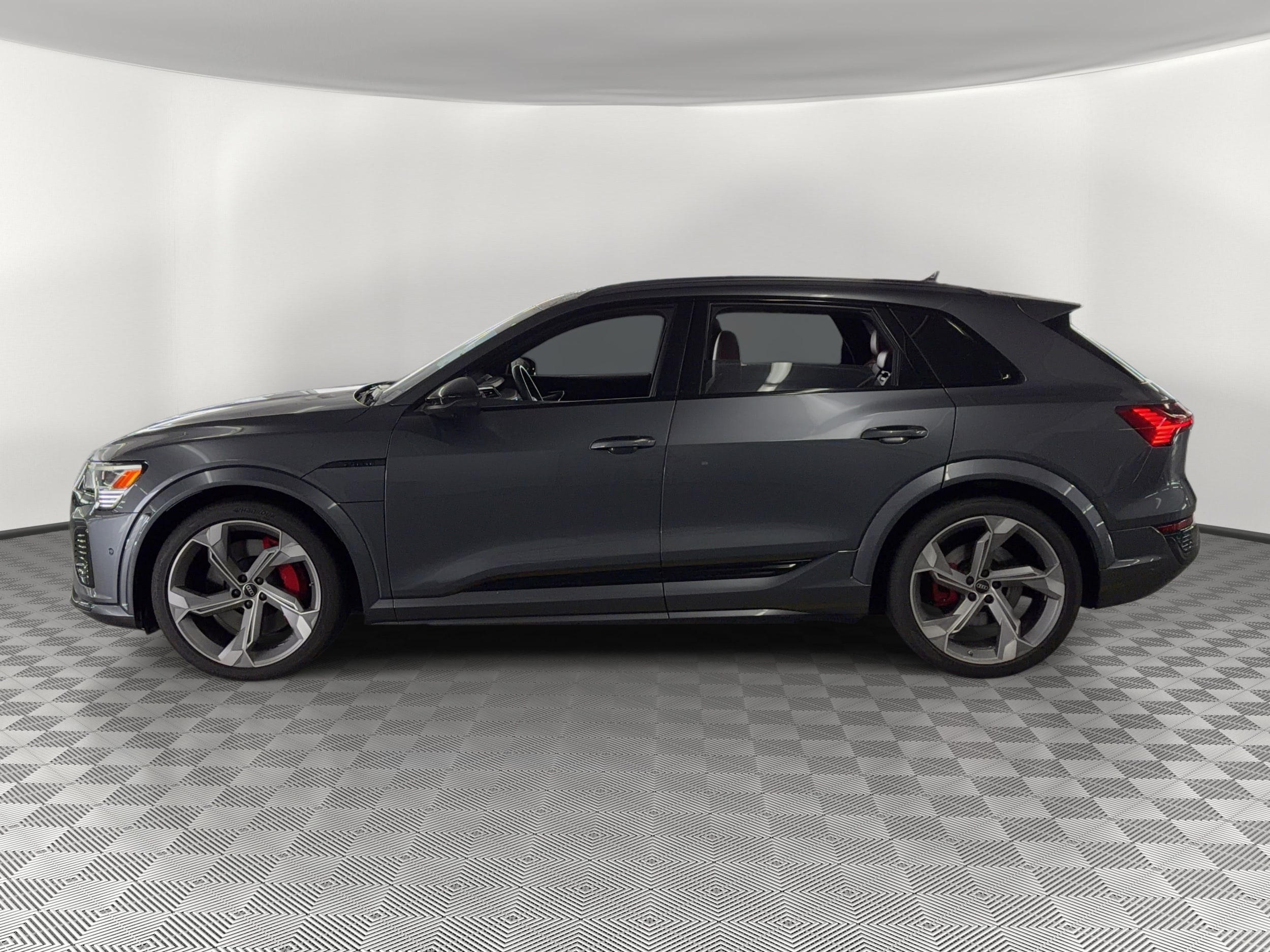 SQ8 E-tron Premium Plus SUV