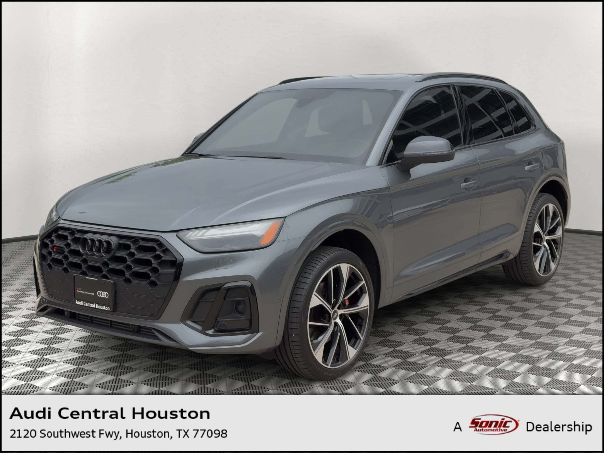 2024 Audi SQ5 Prestige's photo