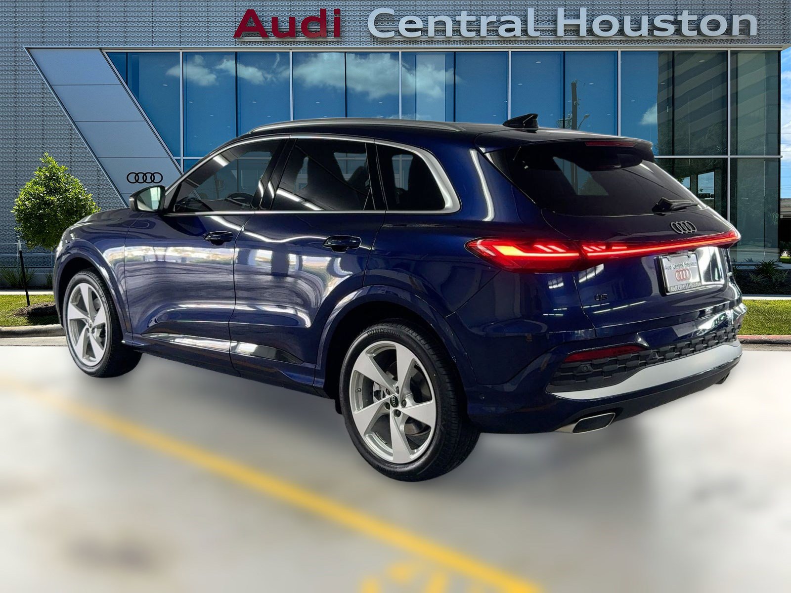 2025 Audi Q5 2.0T Prestige photo 3