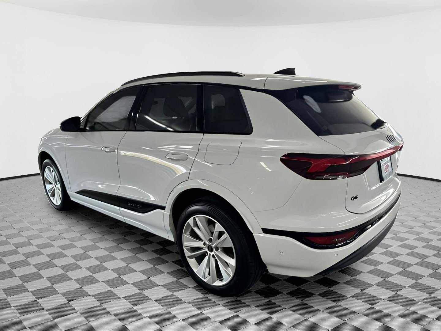 2025 Audi Q6 E-tron Premium photo 3