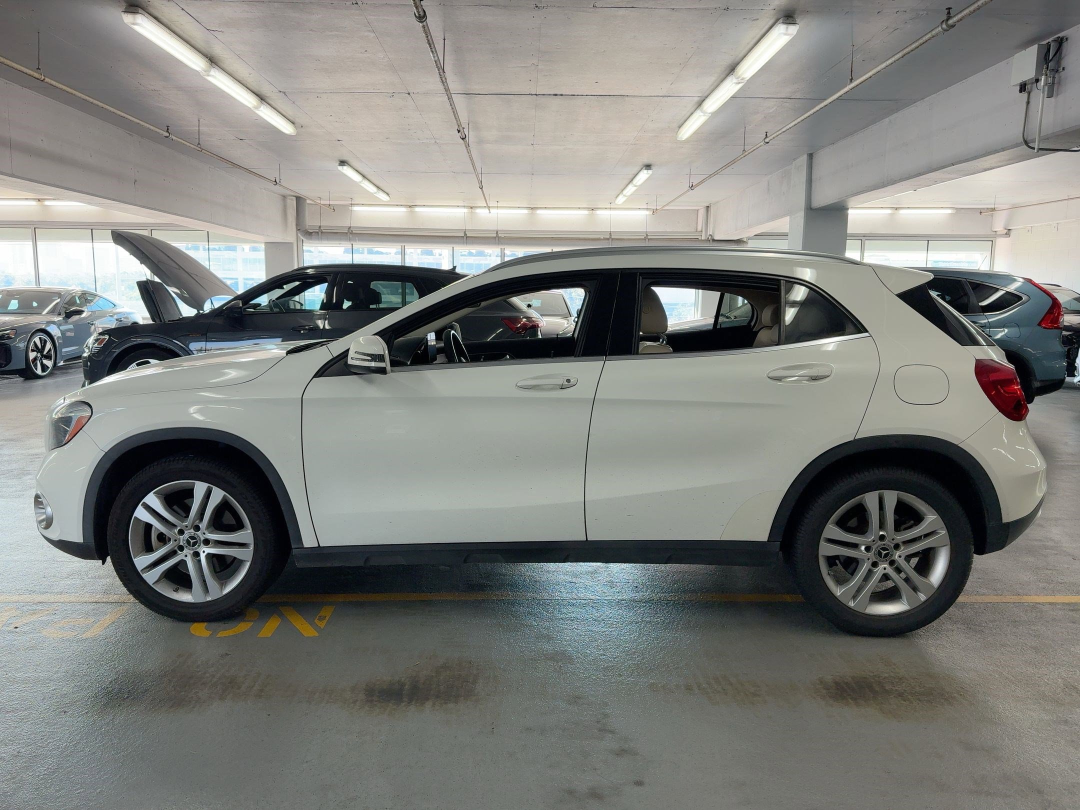 2018 Mercedes Benz GLA 250 photo 2