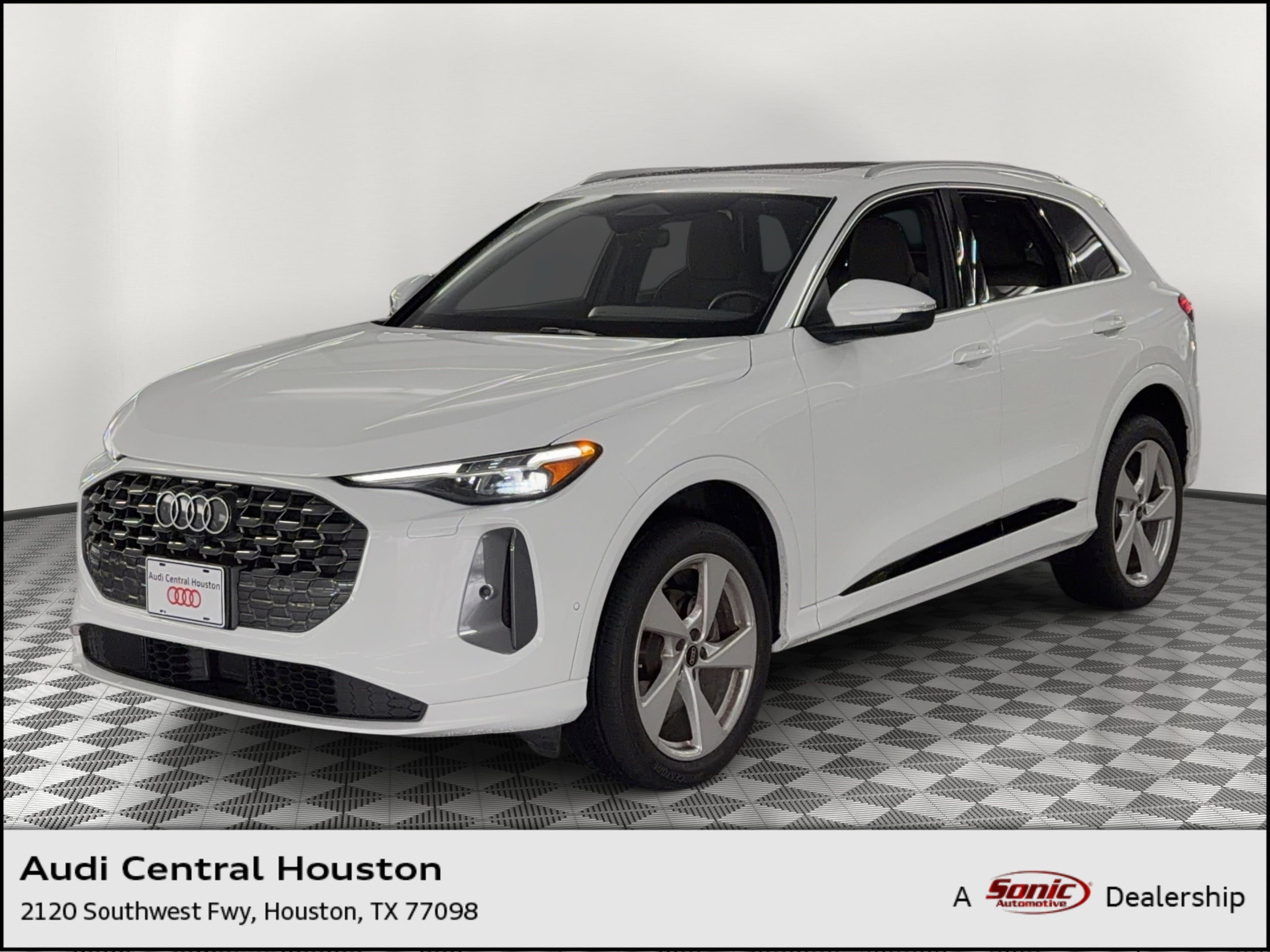 2025 Audi Q5 40 Premium Plus's photo