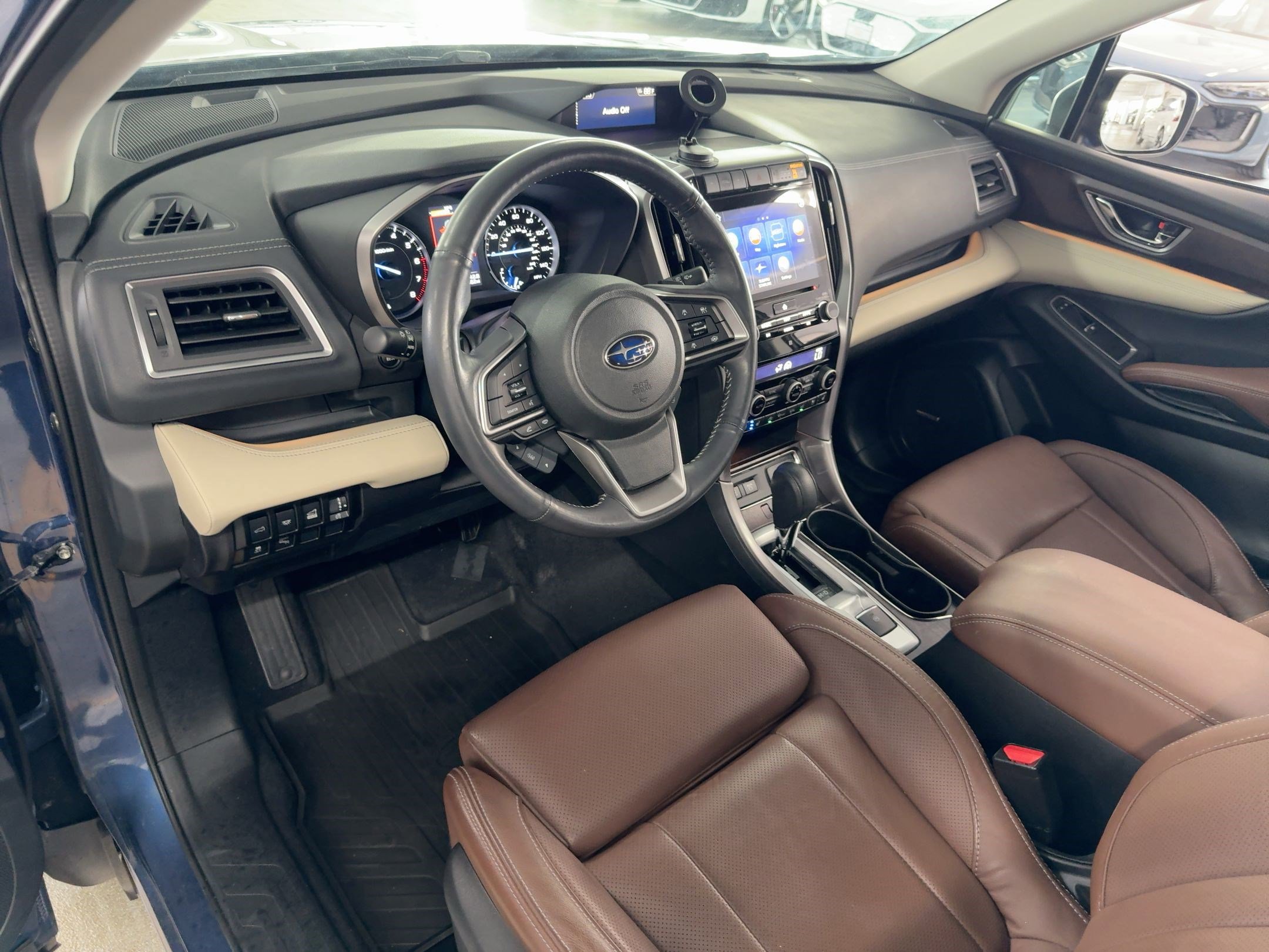 2022 Subaru Ascent Touring photo 3