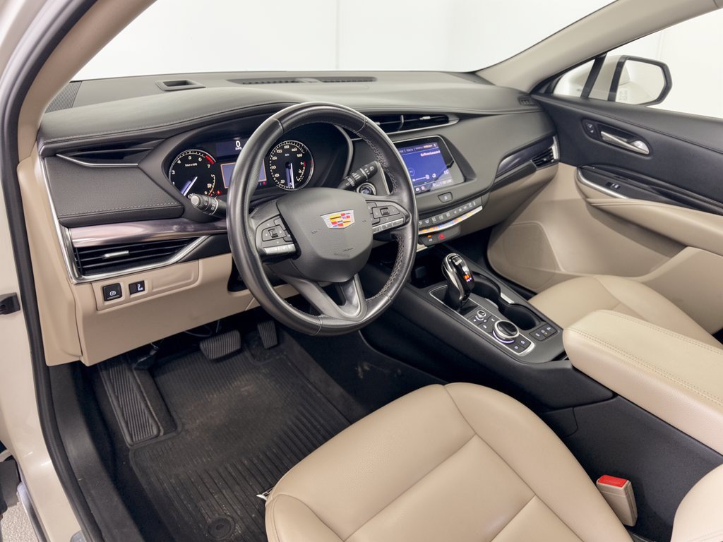 Used 2022 CADILLAC XT4 FWD Luxury SUV