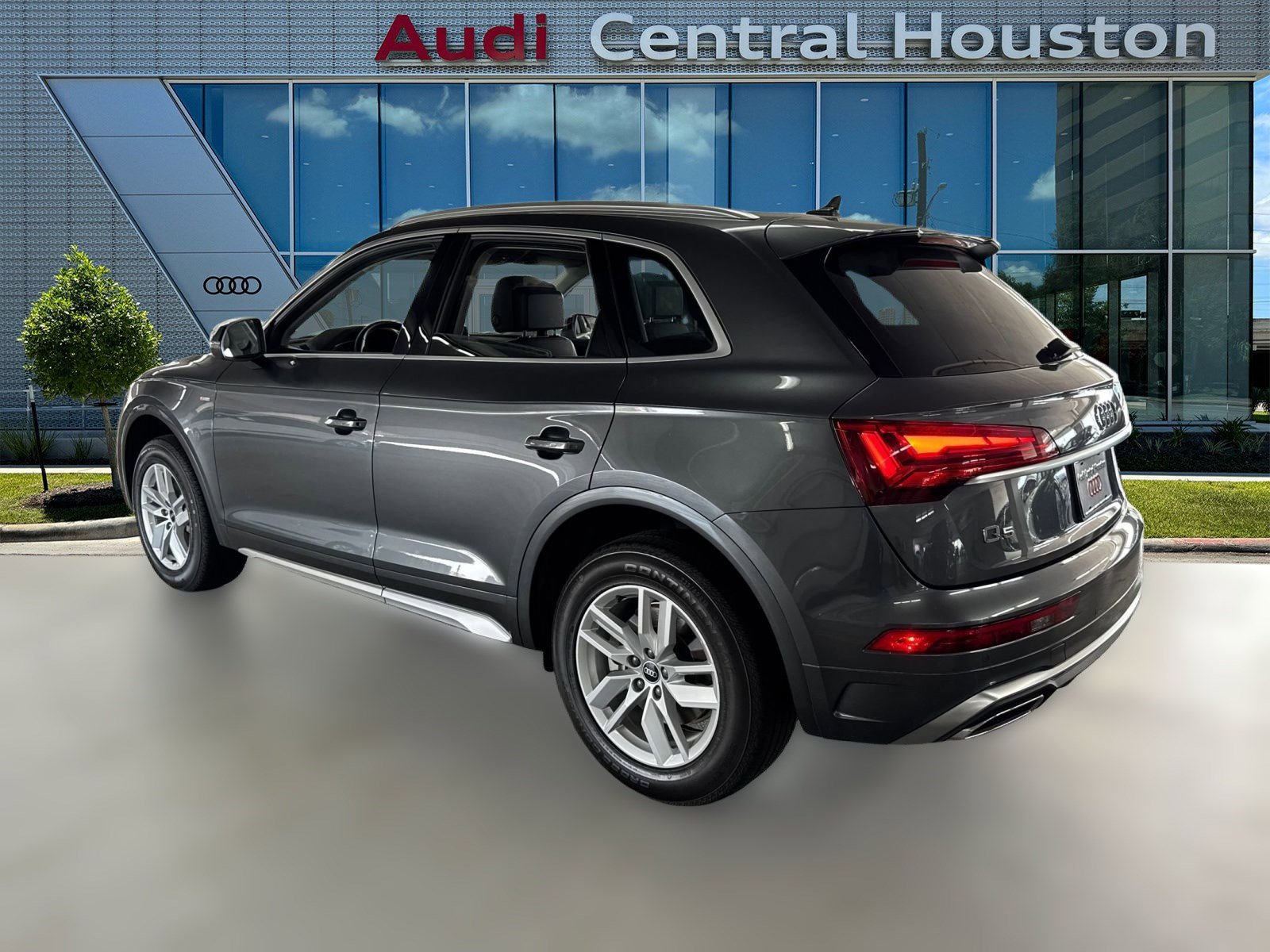 2023 Audi Q5 S line Premium photo 3