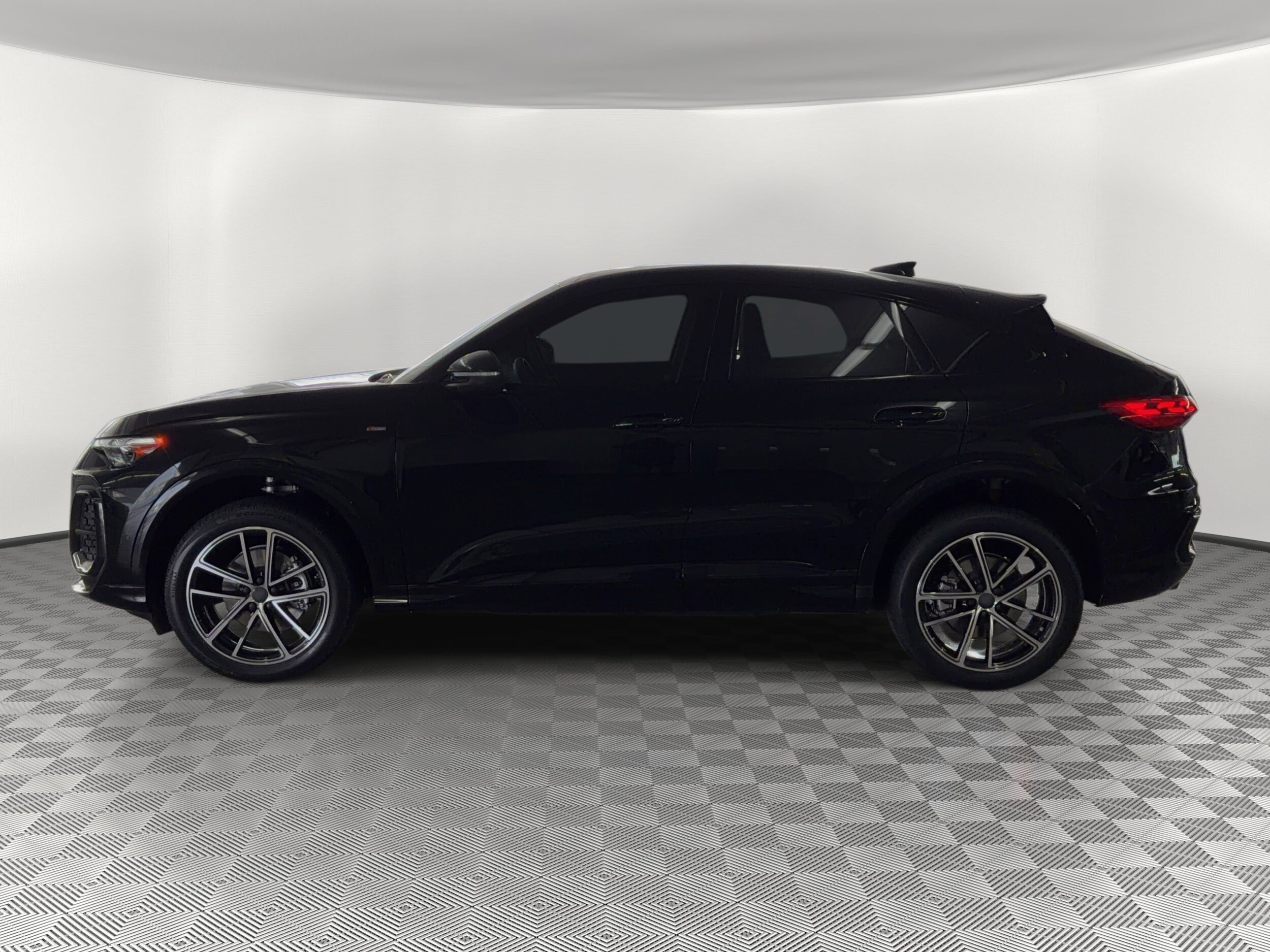 Q5 Sportback Premium Plus SUV