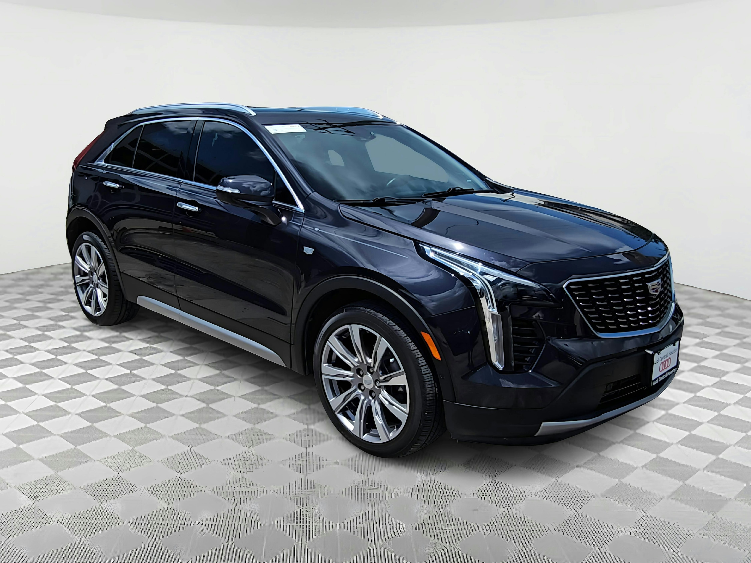 Used 2022 Cadillac XT4 Premium Luxury with VIN 1GYFZCR44NF166057 for sale in Houston, TX