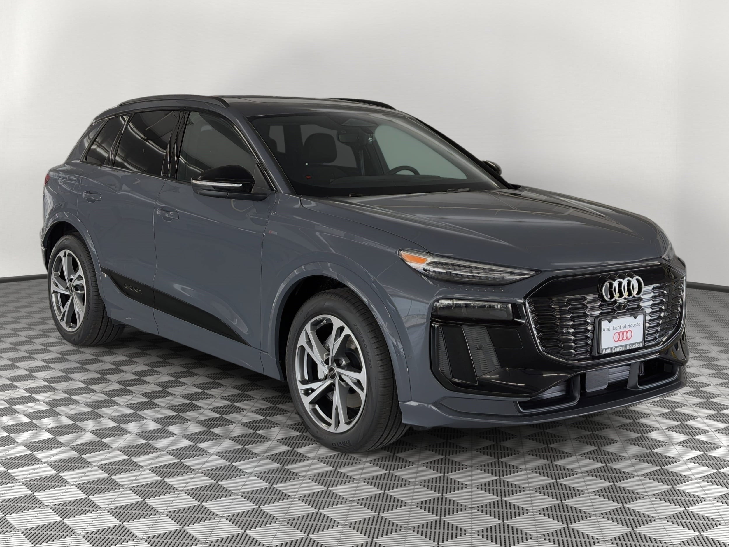 Q6 E-tron Prestige SUV
