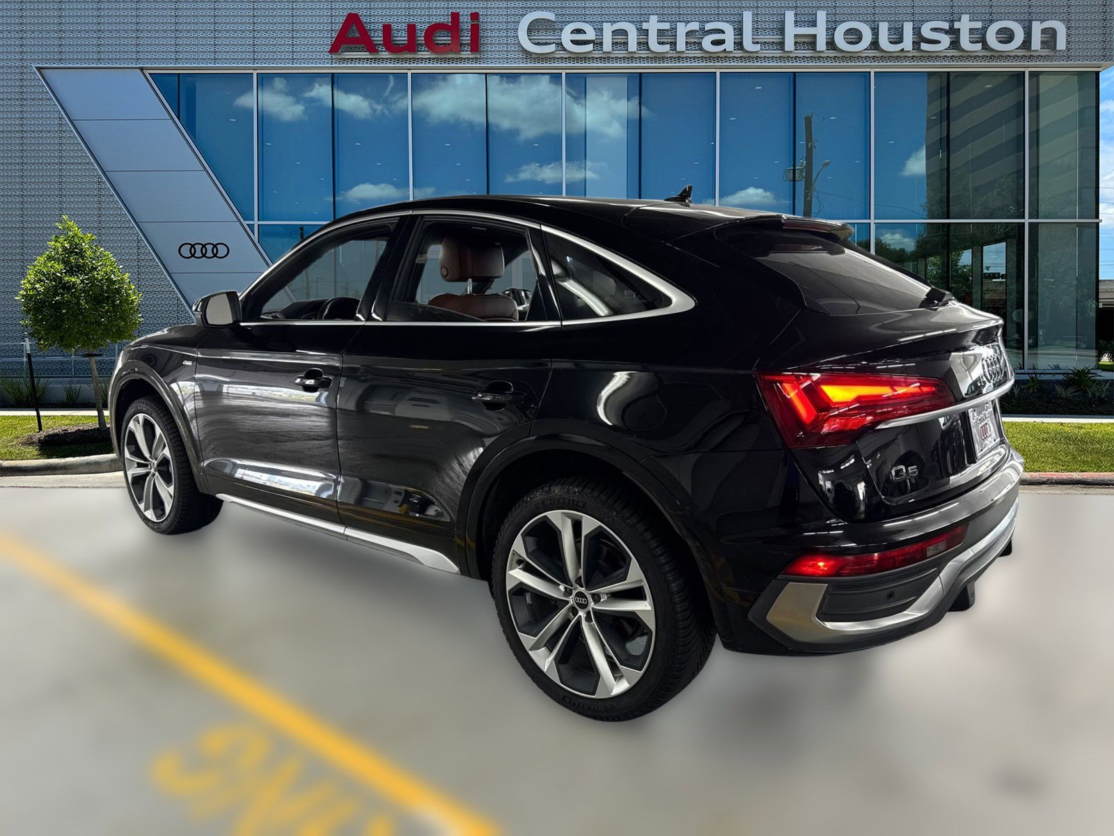 2021 Audi Q5 Sportback Premium Plus photo 2