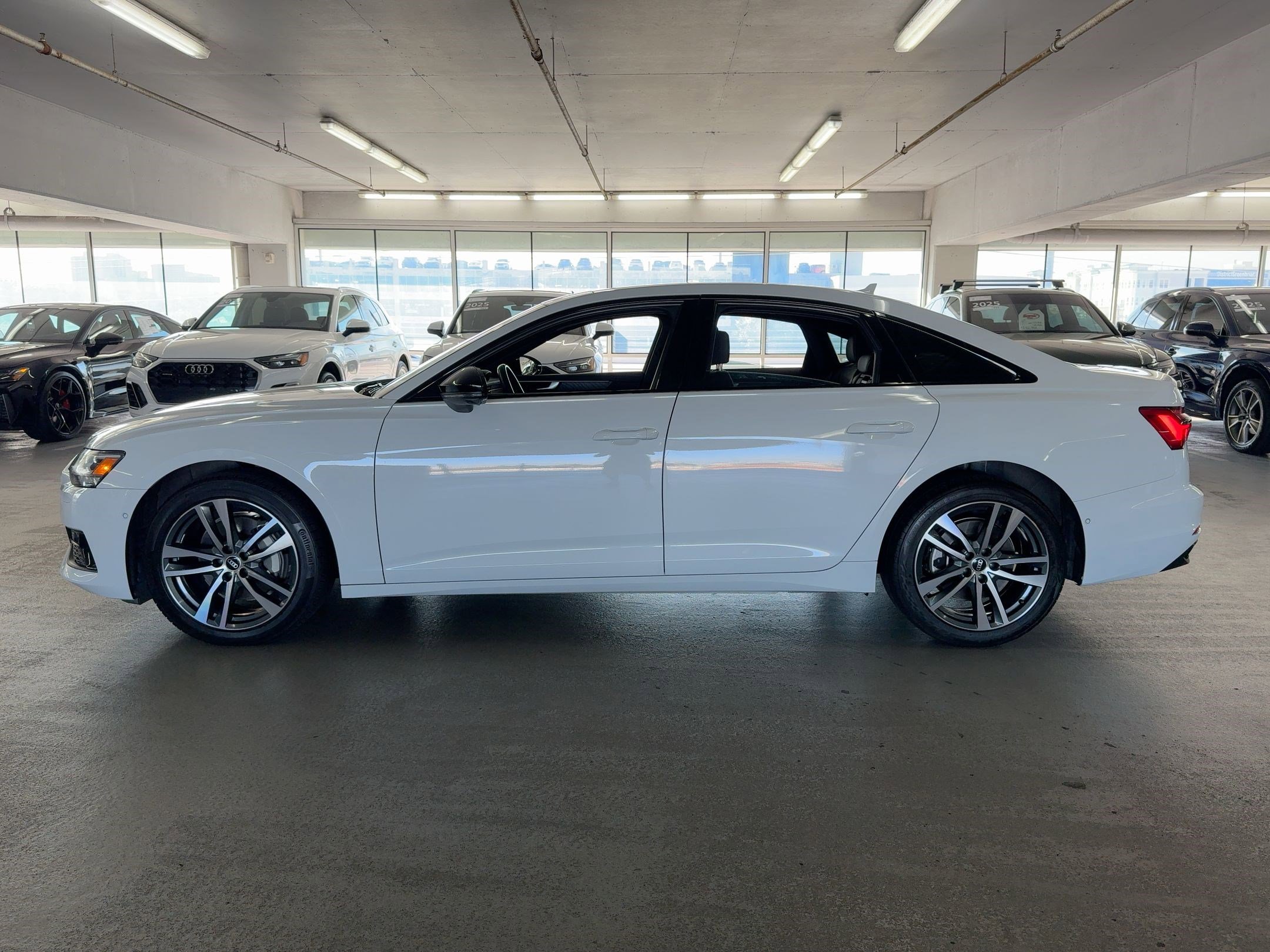 2021 Audi A6 Premium photo 2