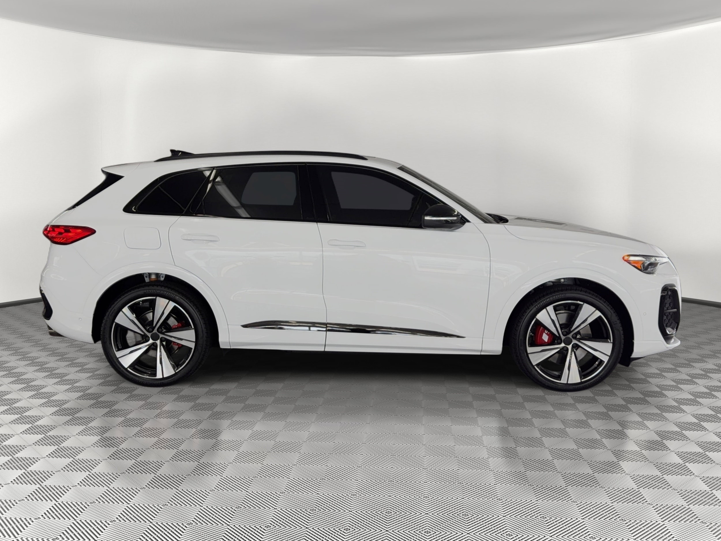 SQ5 Premium Plus SUV