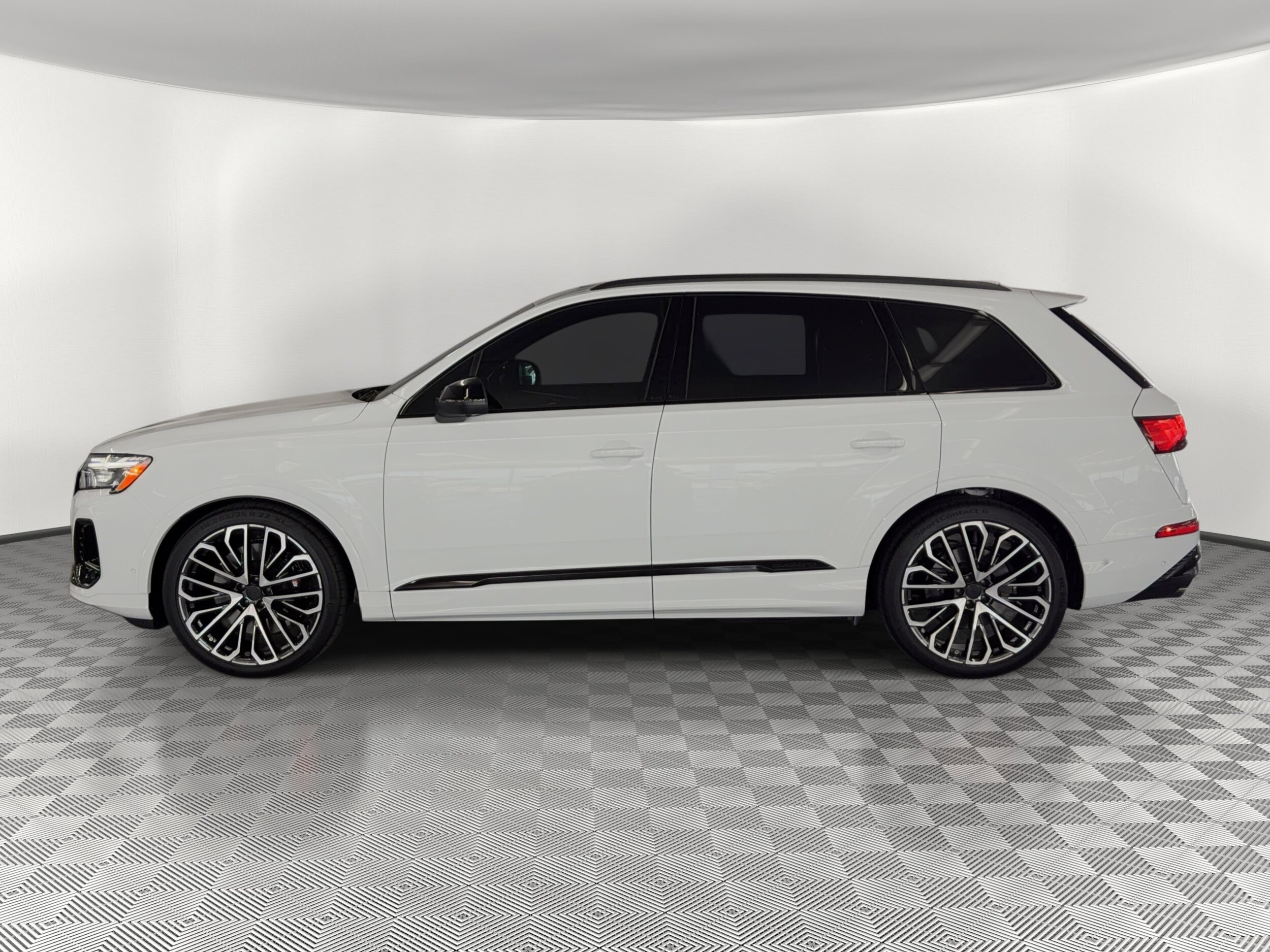 SQ7 Prestige SUV