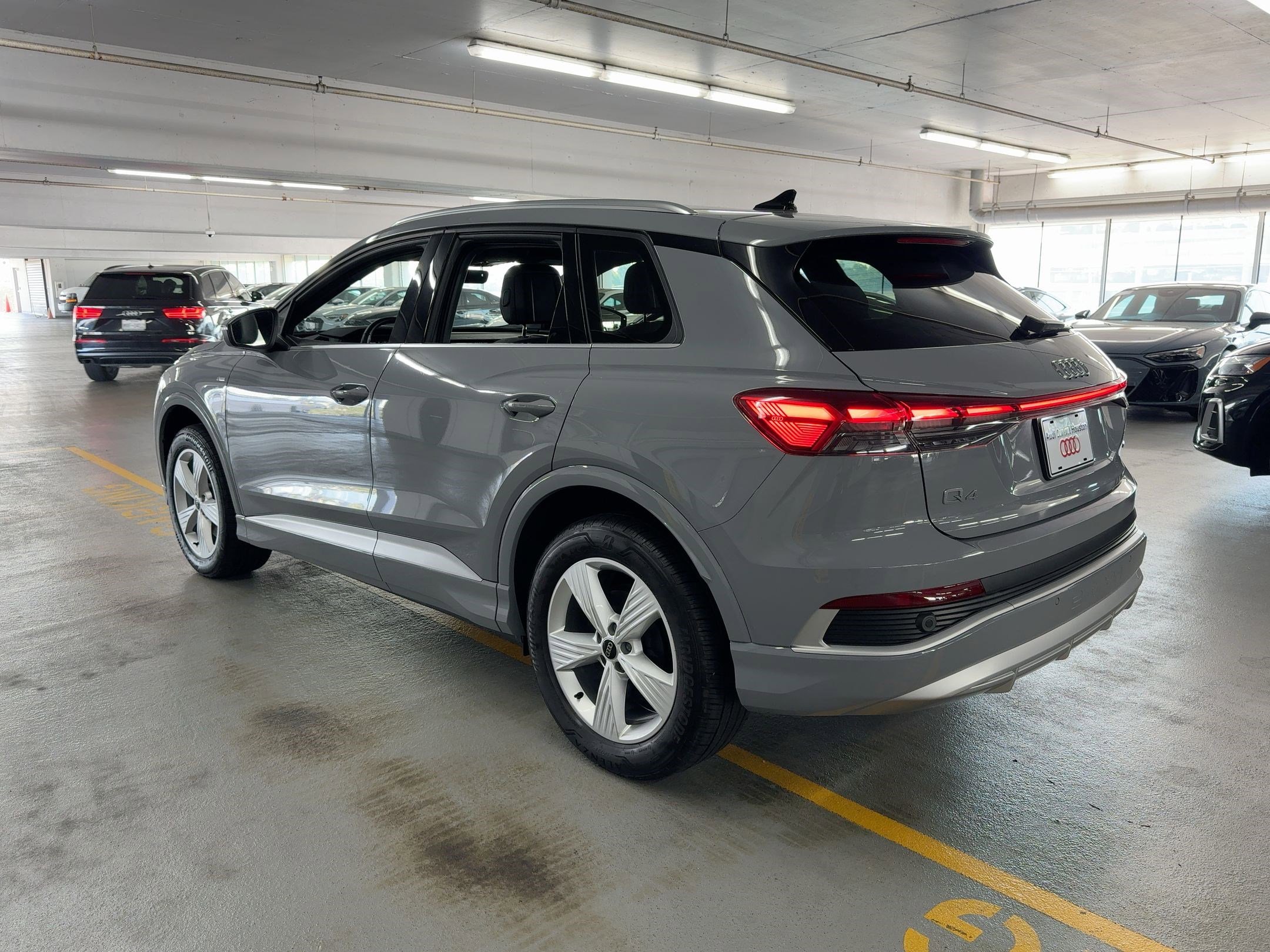 2024 Audi Q4 E-tron Premium photo 3