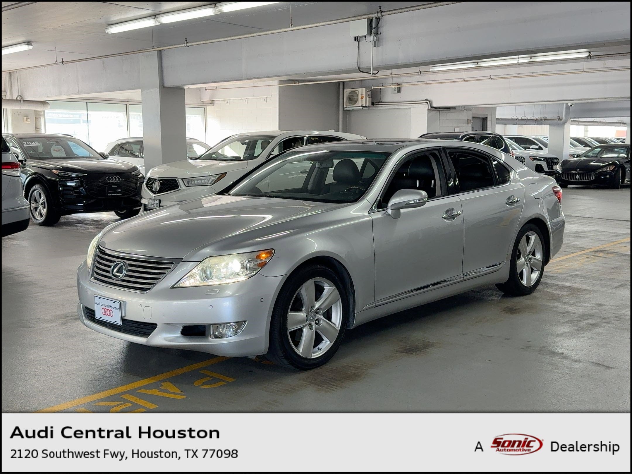 2011 Lexus LS Base's photo