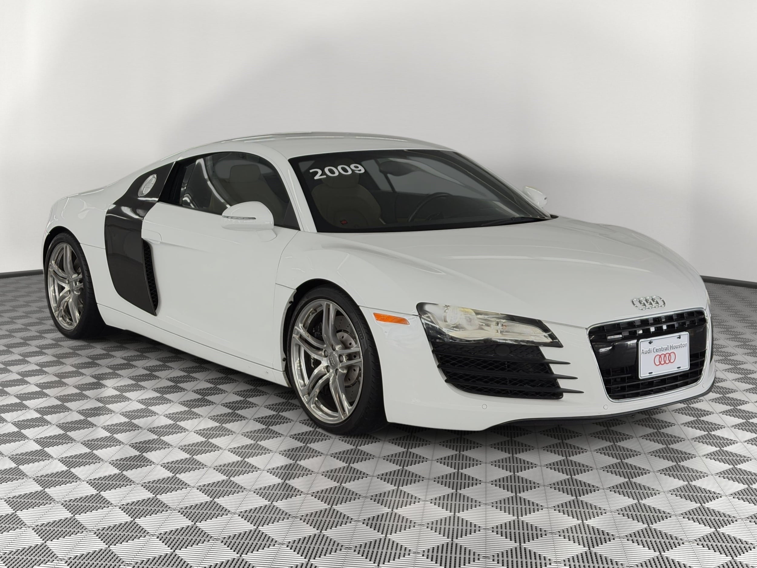 R8 4.2L Coupe