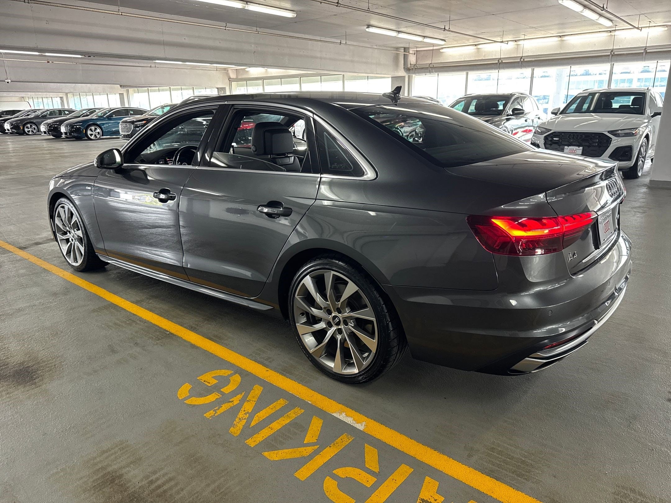 2021 Audi A4 S line Premium Plus photo 4