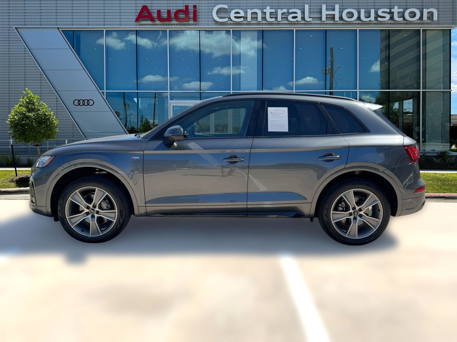 2025 Audi Q5 S line Premium photo 2