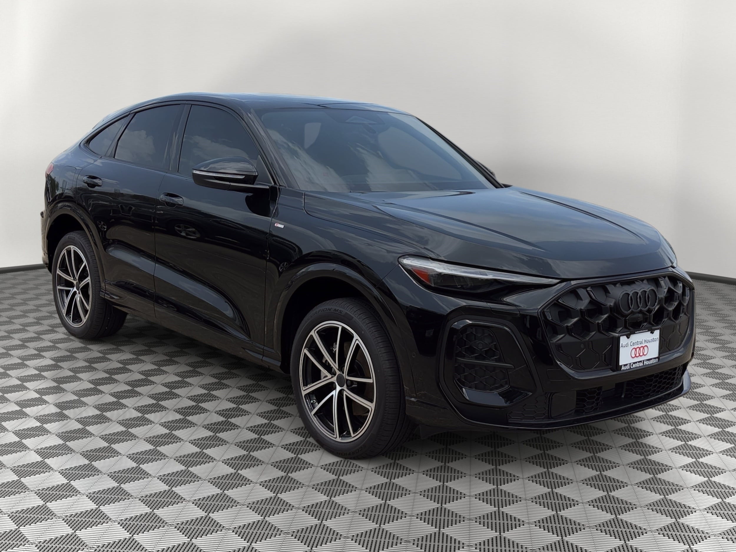 Q5 Sportback Premium Plus SUV