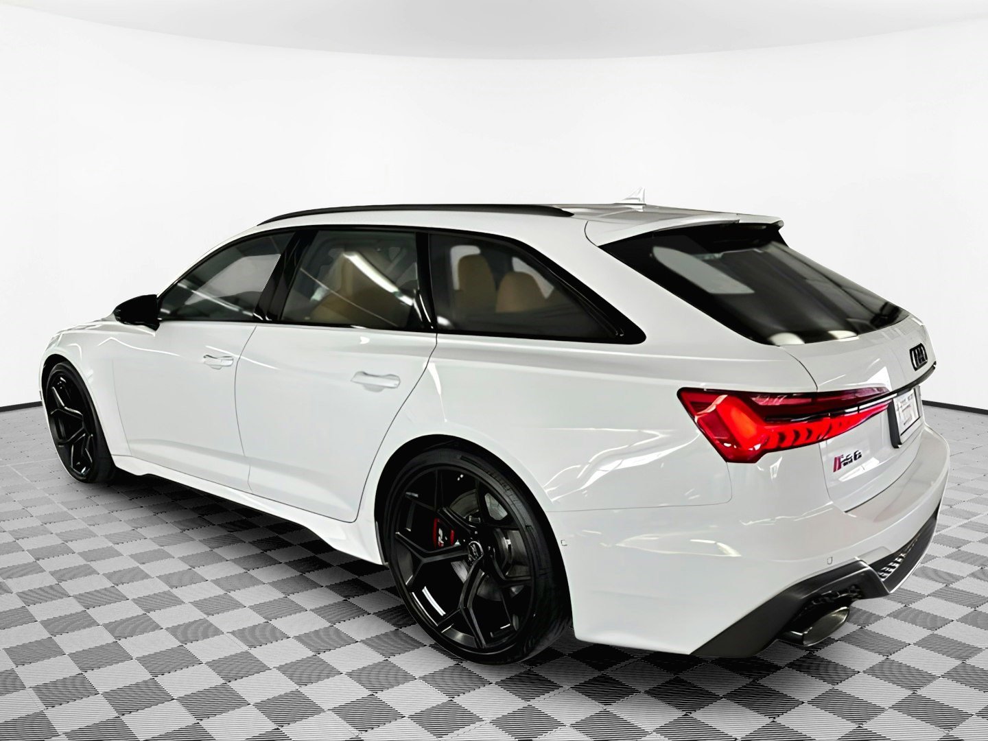 2025 Audi RS 6 Avant Performance photo 3