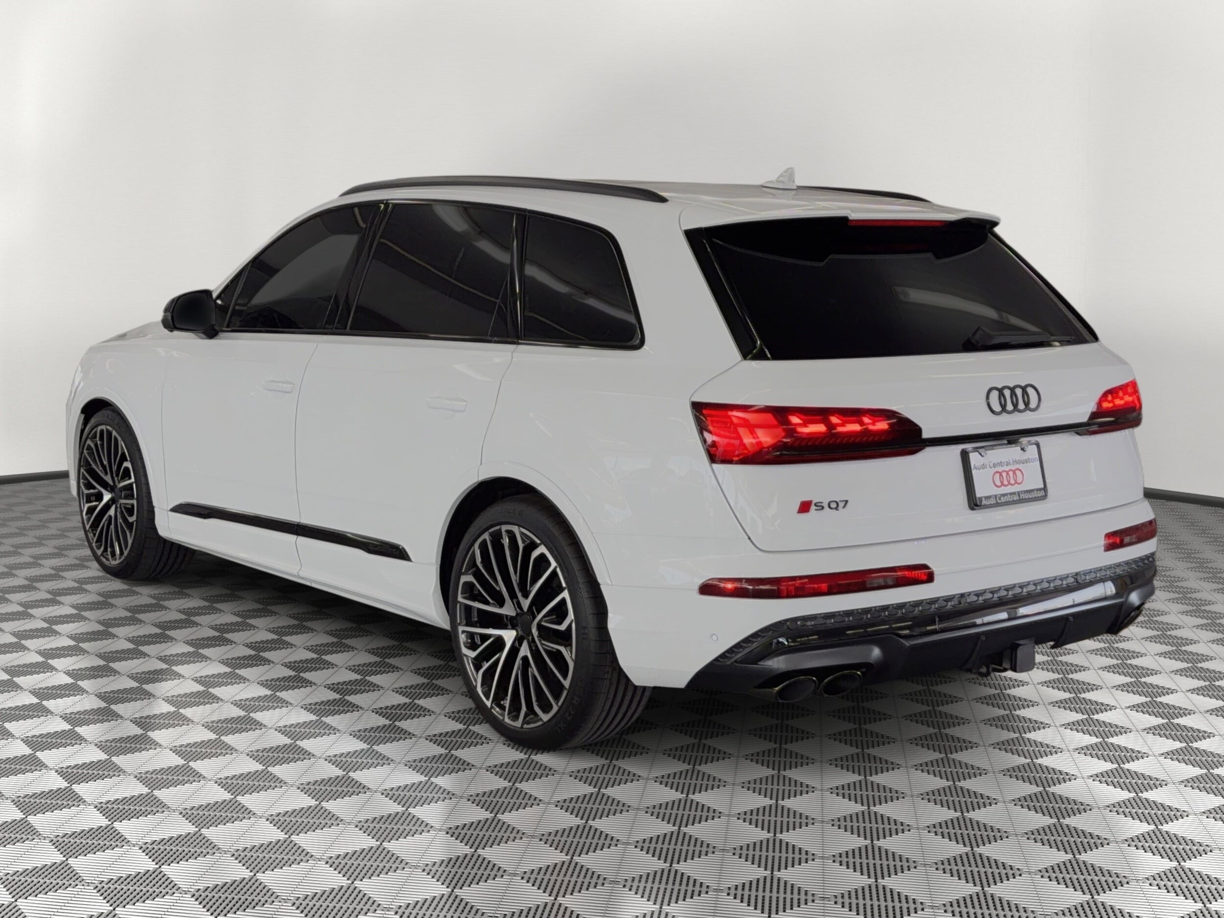 SQ7 Prestige SUV