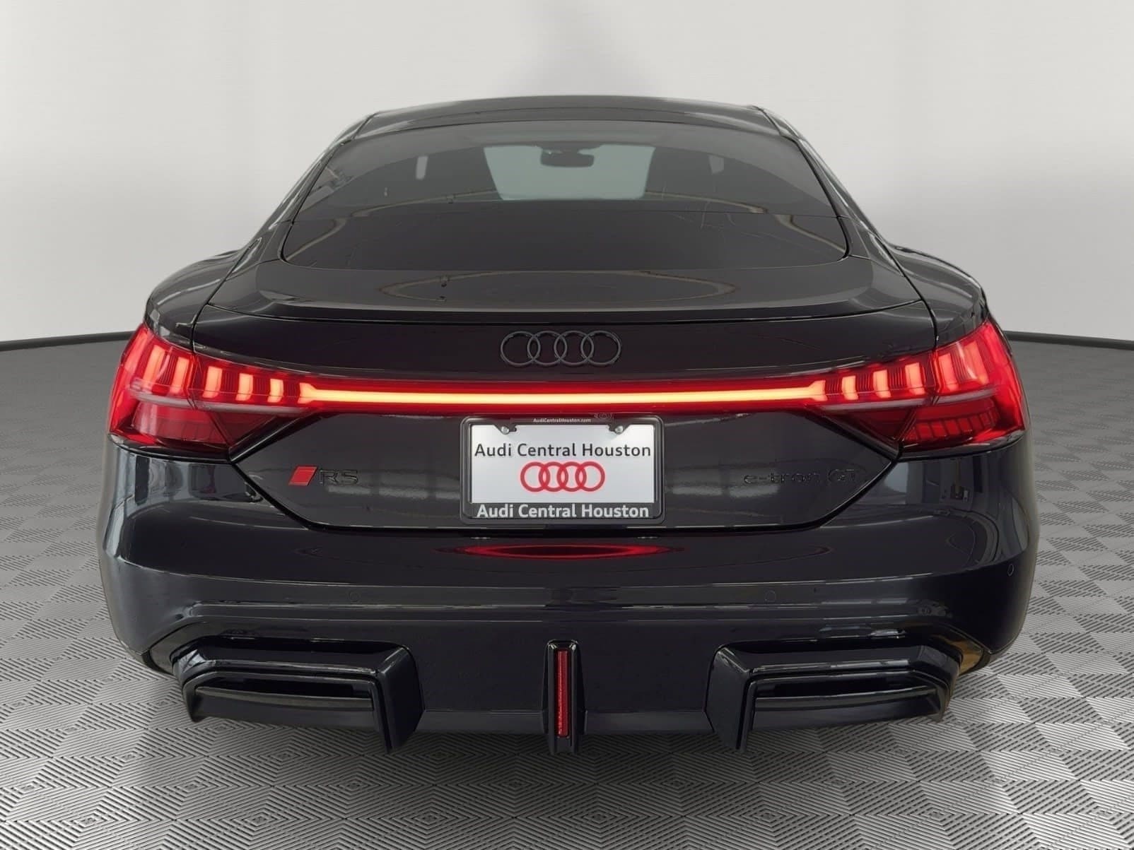 2026 Audi RS e-tron GT Performance Base - Photo 10