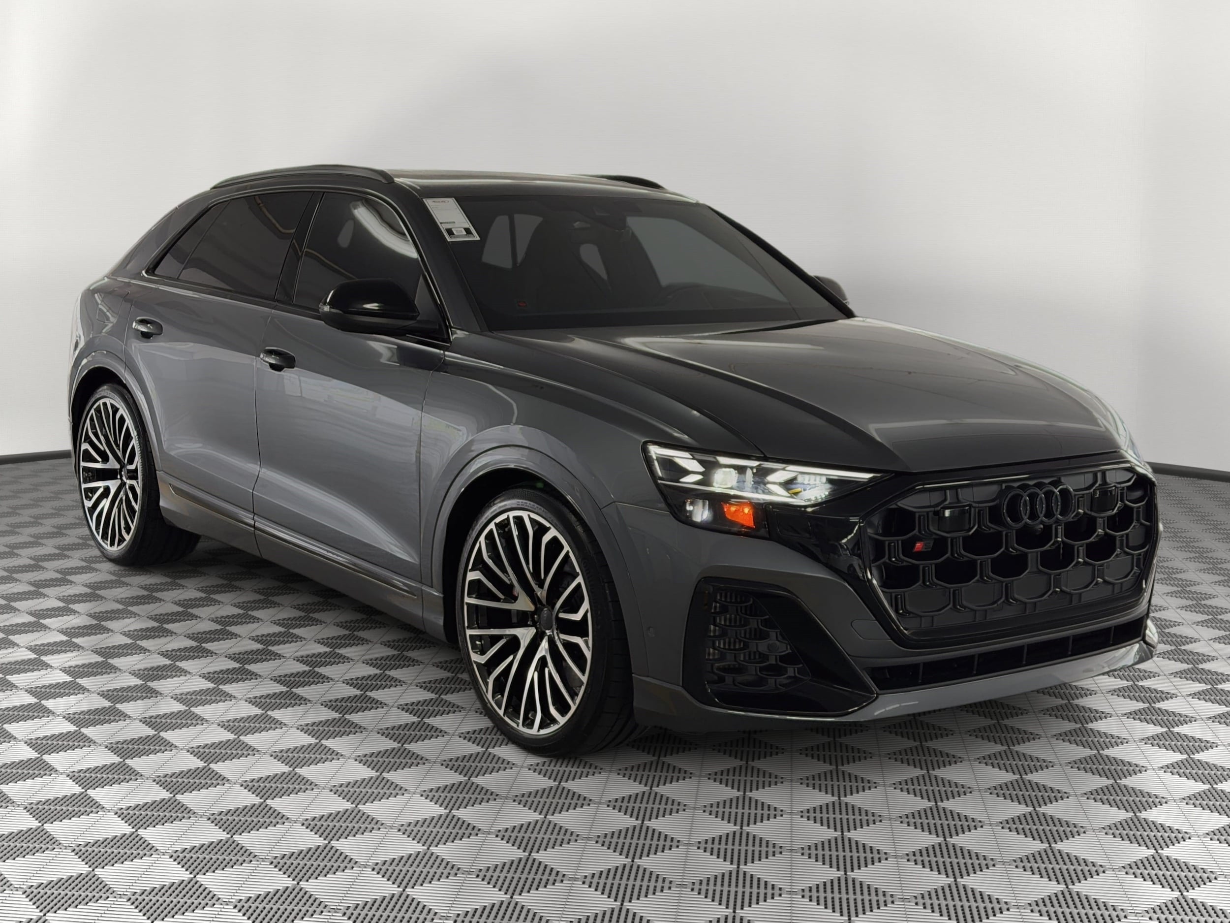 SQ8 Prestige SUV