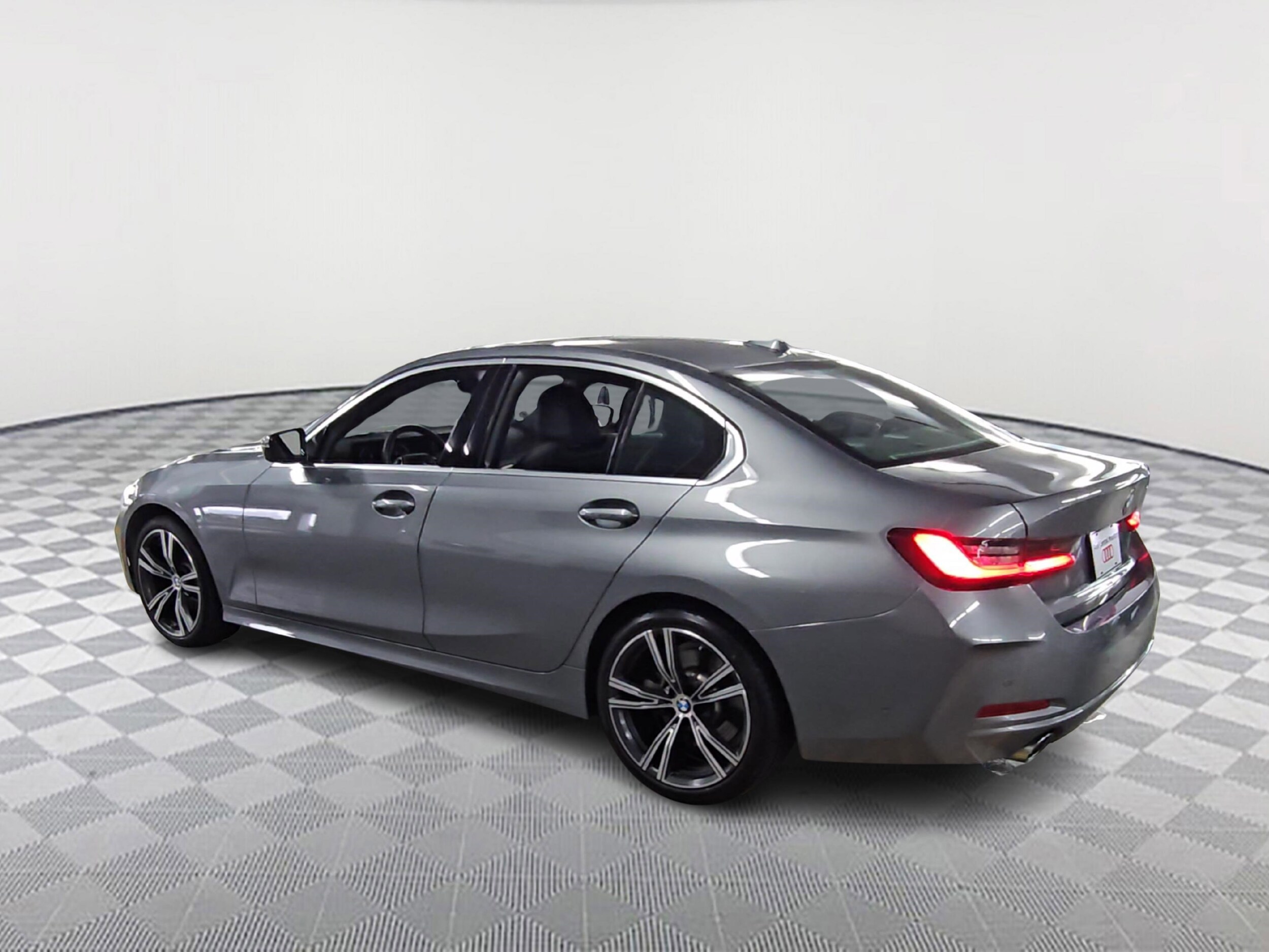 2024 Bmw 330i photo 2