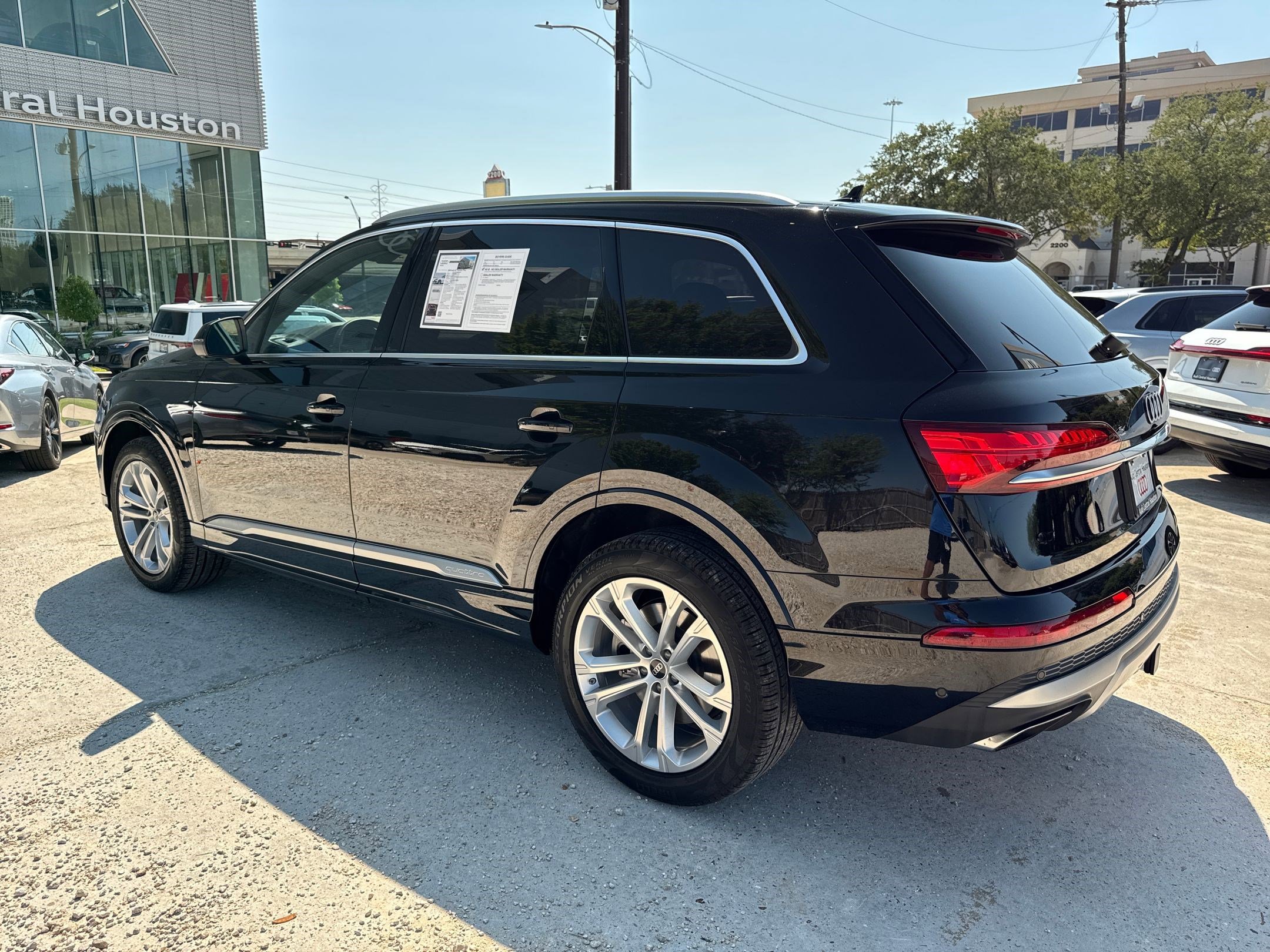2025 Audi Q7 Premium Plus photo 2